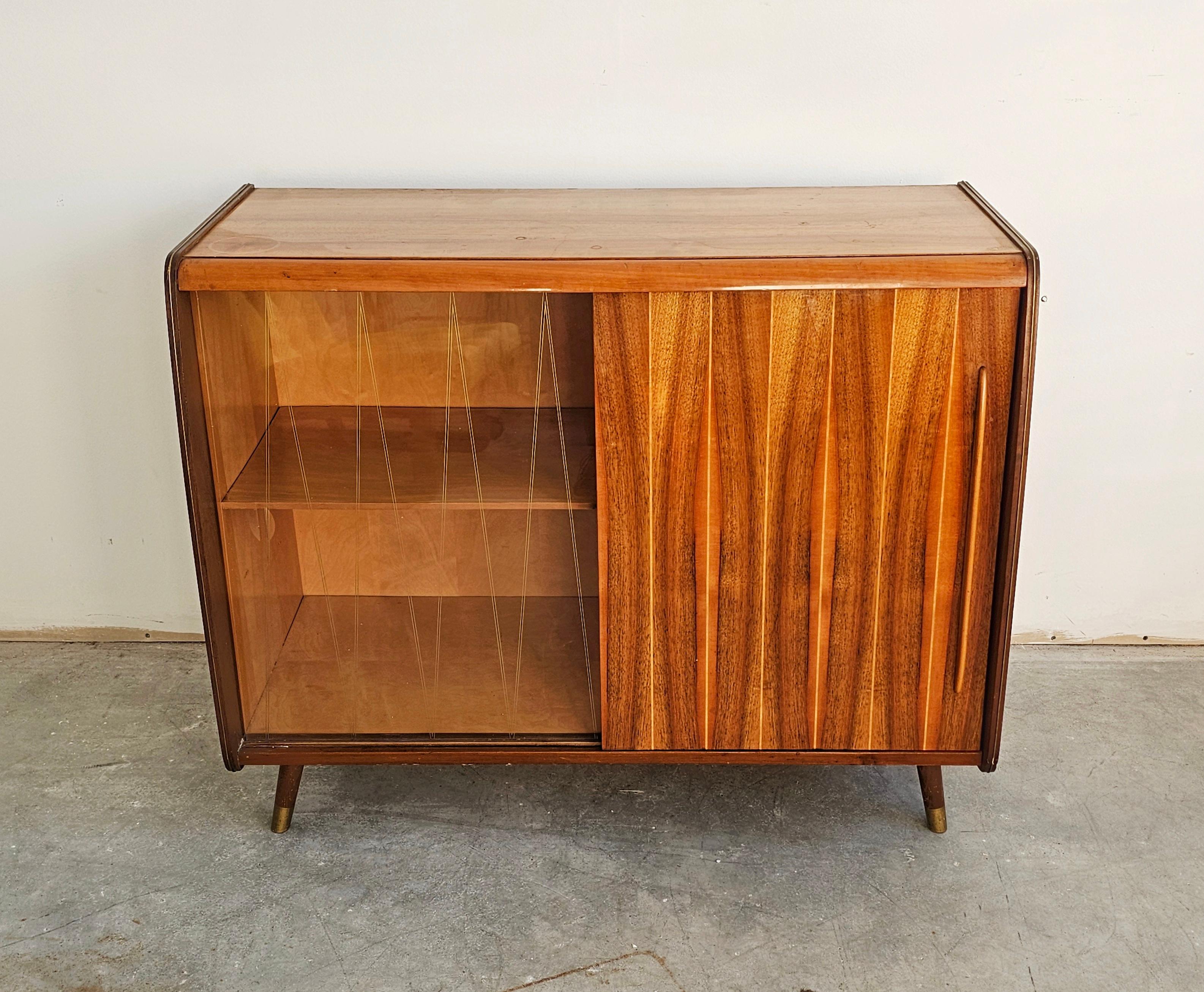 Mid Century Modern Buffet or Vitrine done in walnut, with two compartments For Sale 10