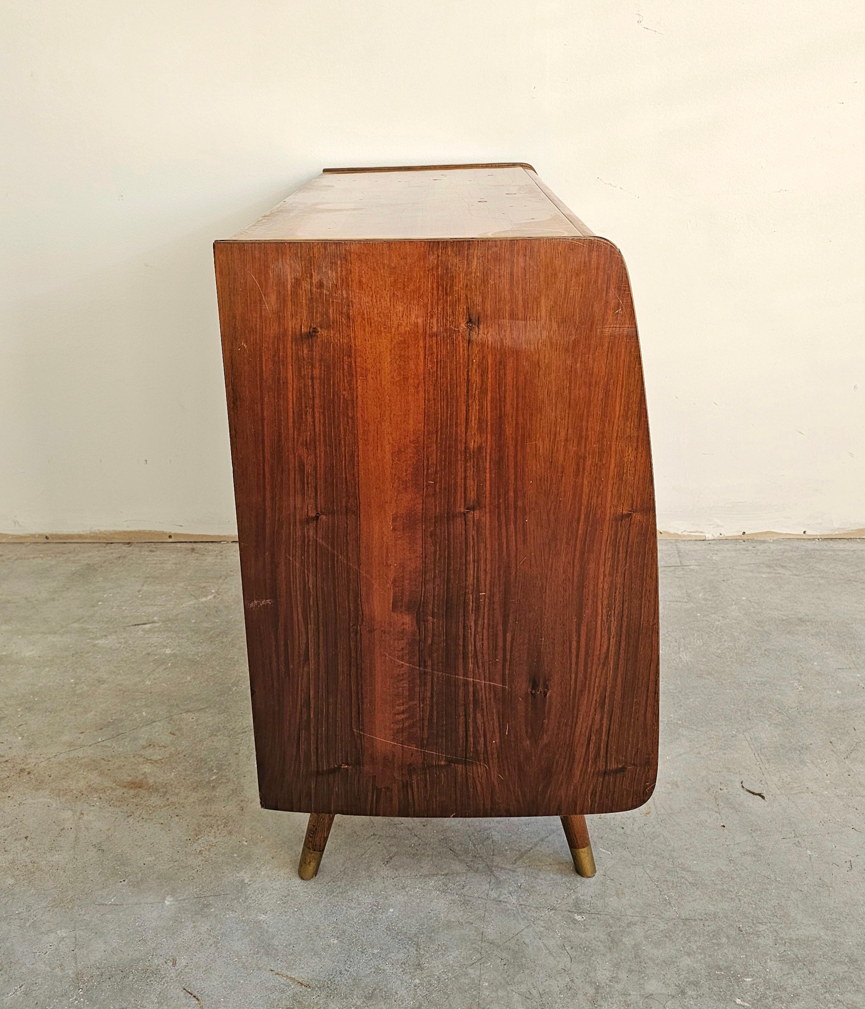 Mid Century Modern Buffet or Vitrine done in walnut, with two compartments For Sale 3