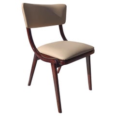 Silla Bumerang moderna de mediados de siglo, cuero crema claro, Polonia, años 60