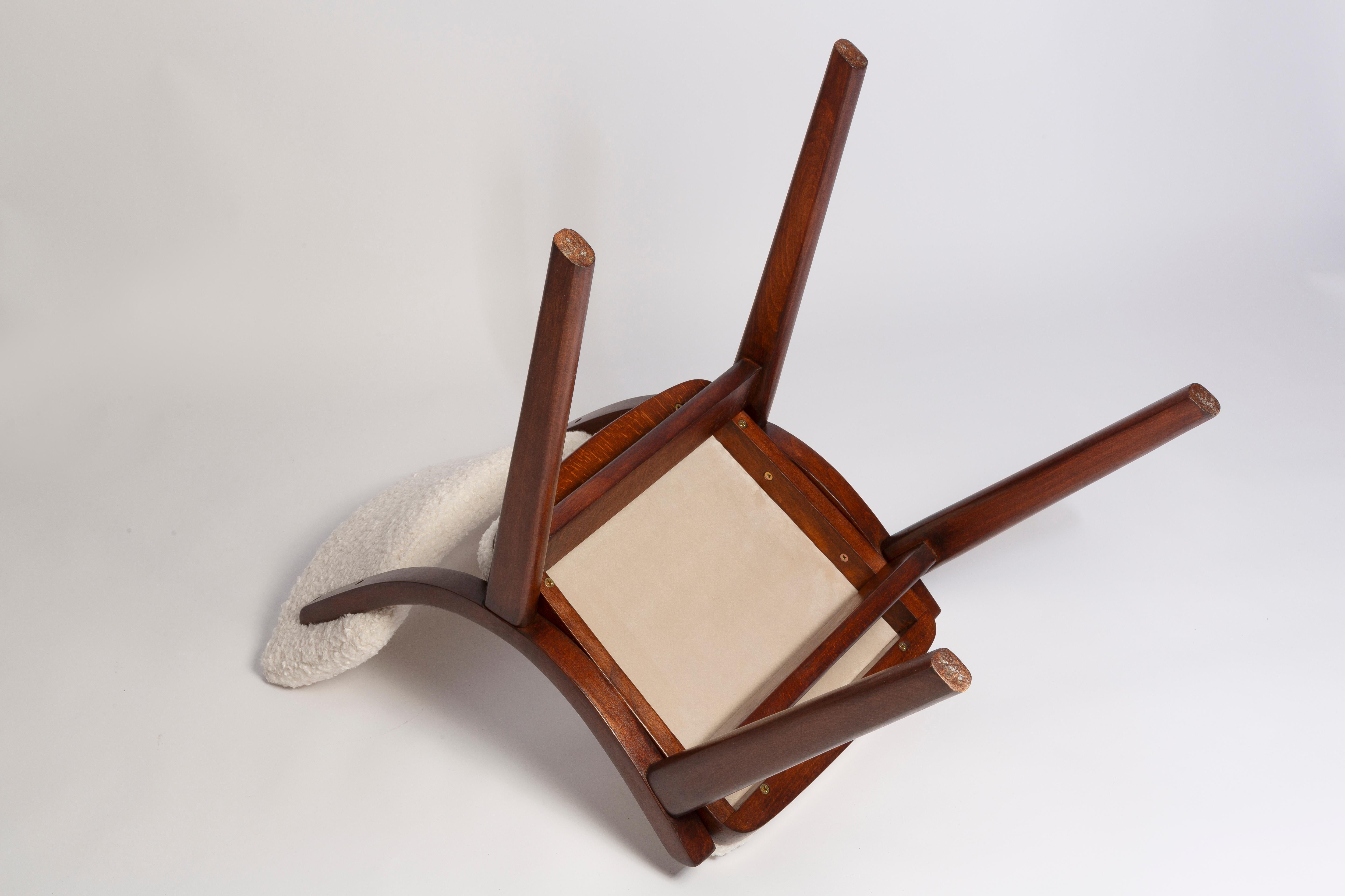 Mid Century Modern Bumerang Chair, Heller cremeweißer Bouclé, Polen, 1960er Jahre im Angebot 3