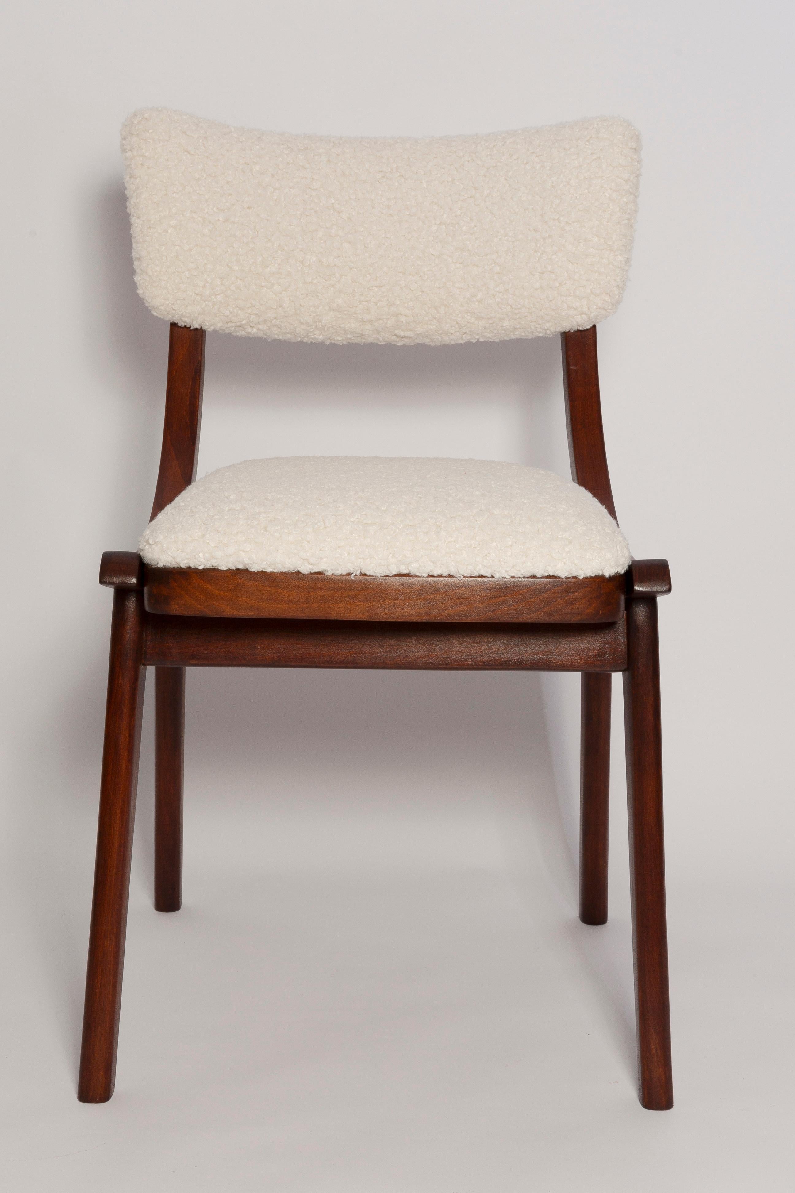 20th Century Mid Century Modern Bumerang Chair, Light Creme White Boucle, Poland, 1960s For Sale