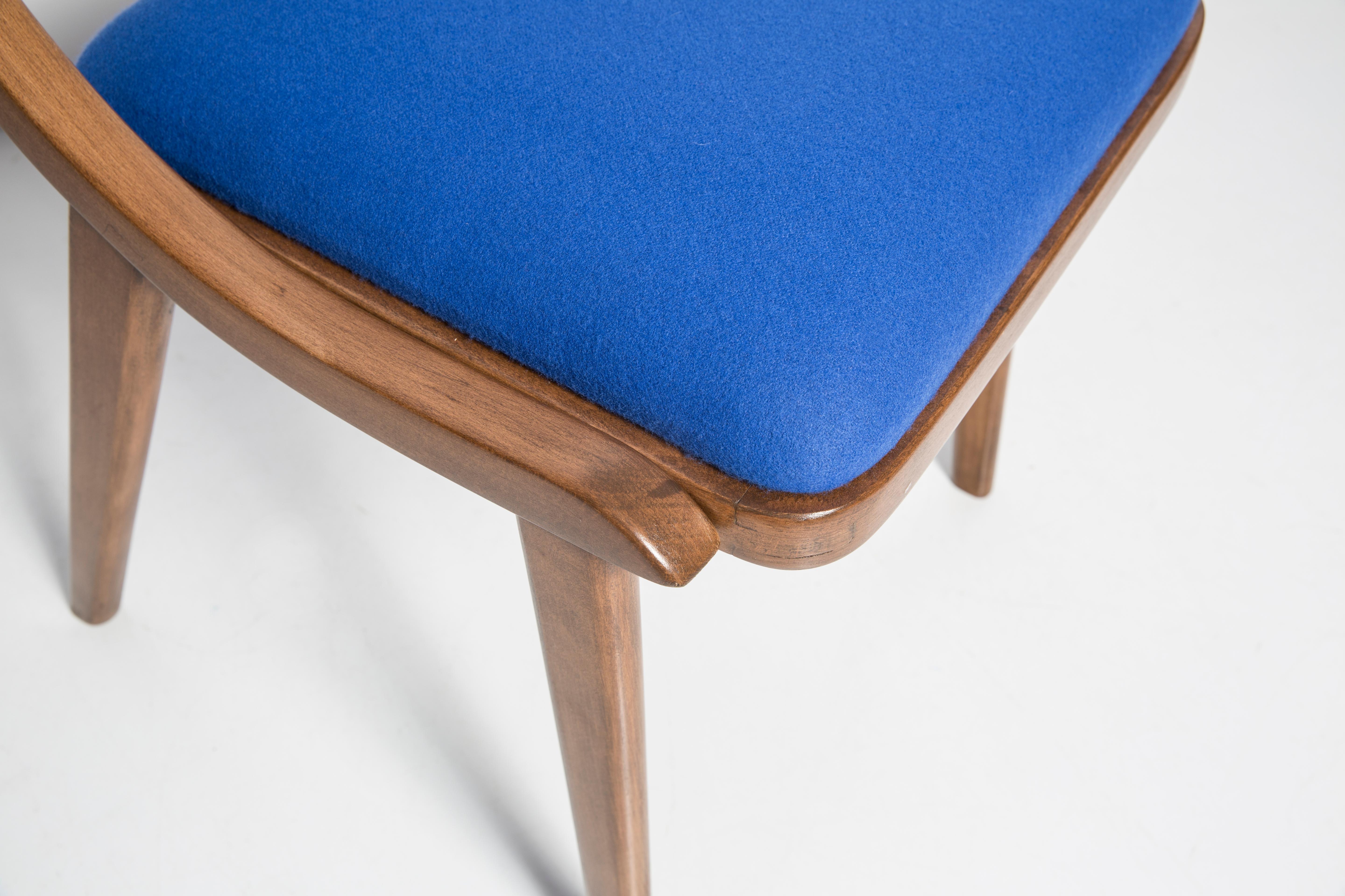 Hand-Crafted Mid Century Modern Bumerang Chair, Royal Blue Wool, Poland, 1960s For Sale