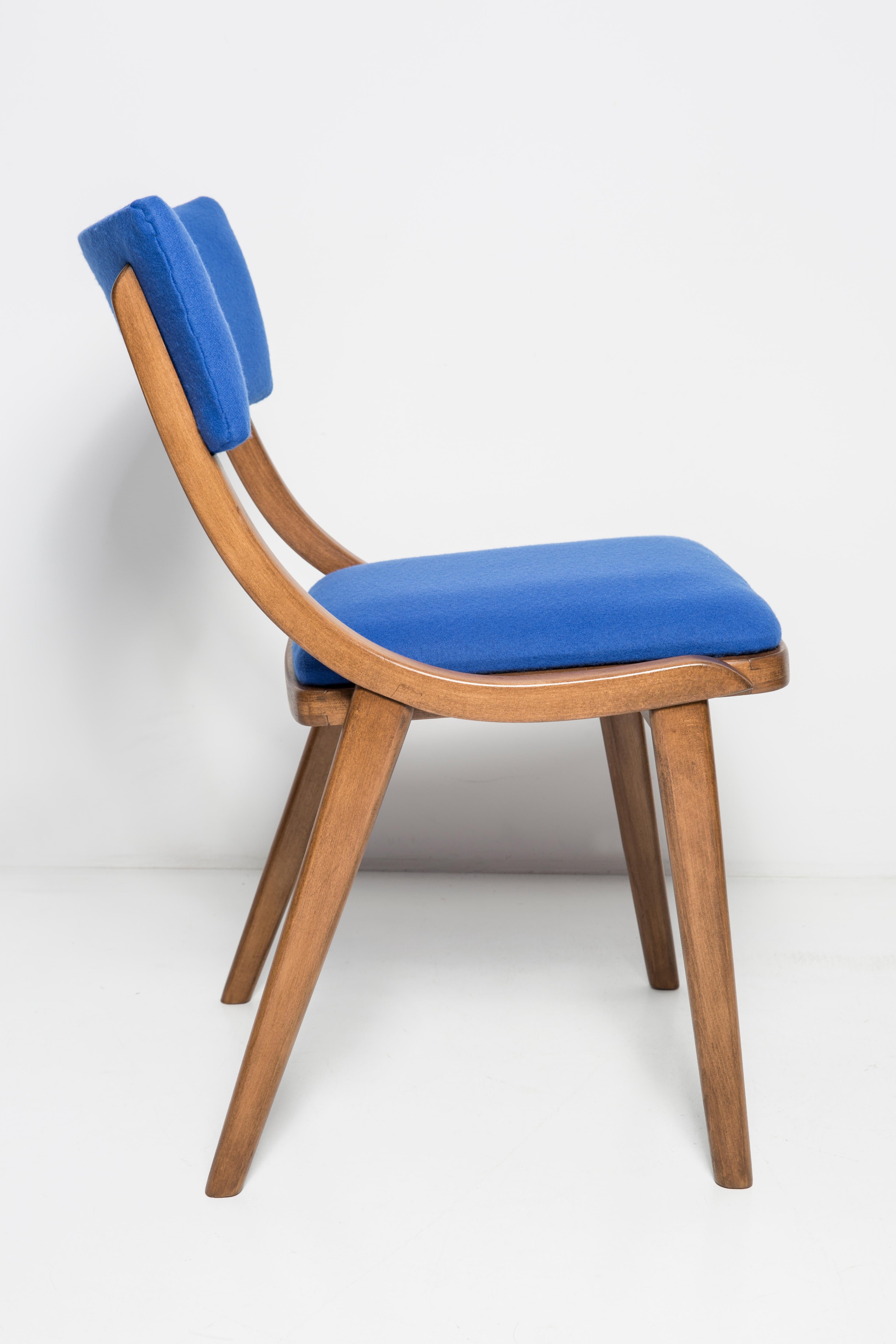 Mid Century Modern Bumerang Chair, Royal Blue Wool, Poland, 1960s In Excellent Condition For Sale In 05-080 Hornowek, PL
