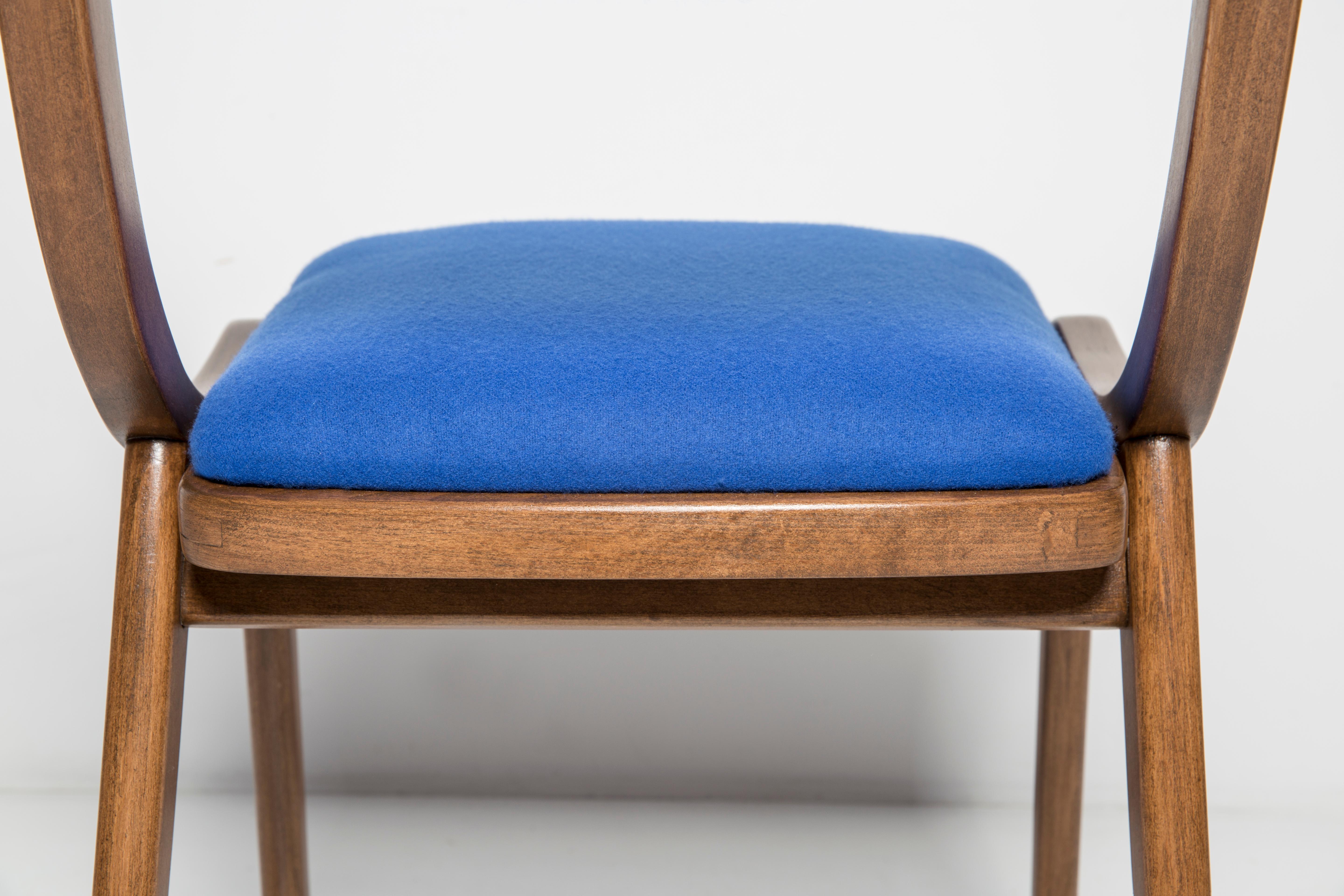 Mid Century Modern Bumerang Chair, Royal Blue Wool, Poland, 1960s For Sale 1
