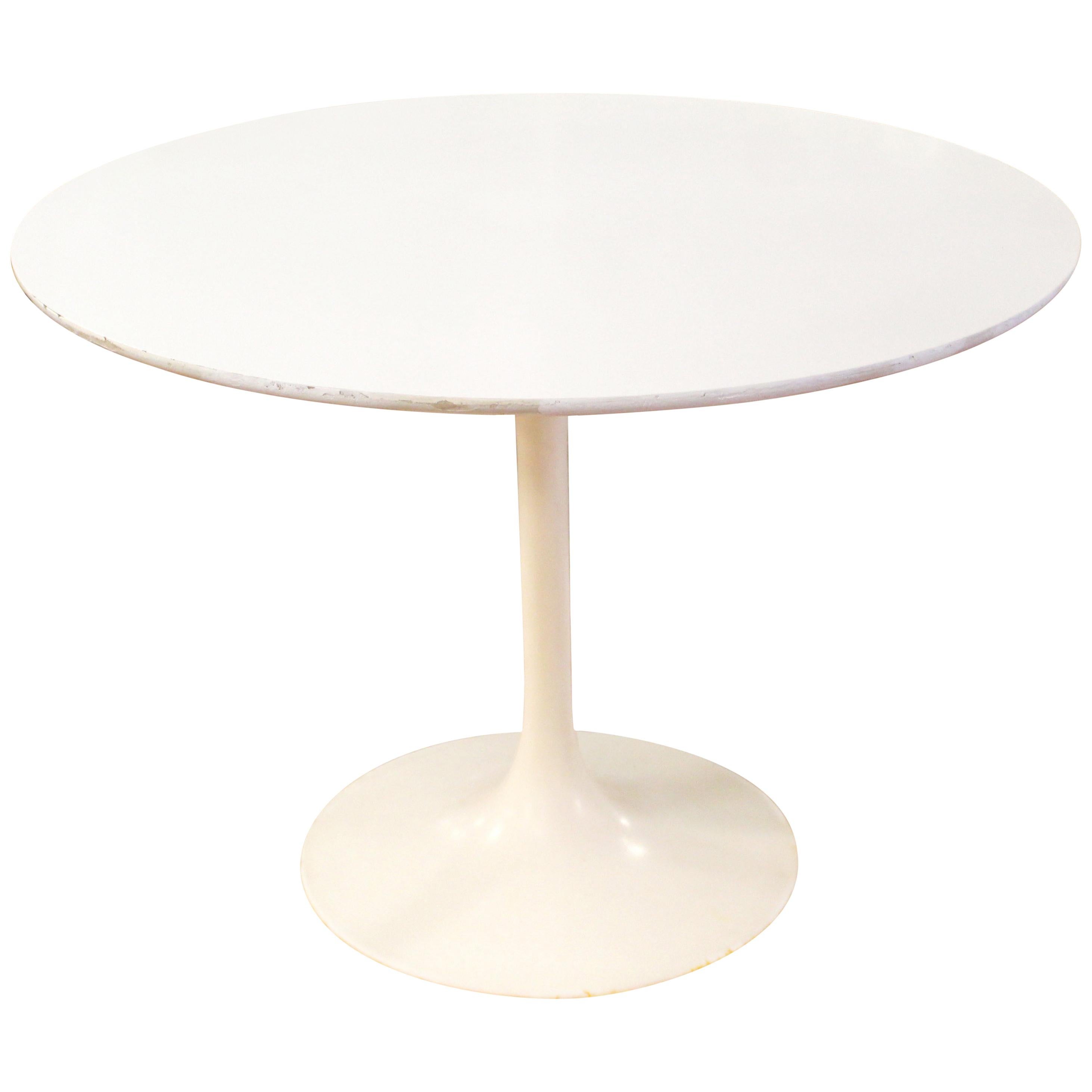 Mid-Century Modern Burke Round White Knoll Tulip Style Dining Dinette Table
