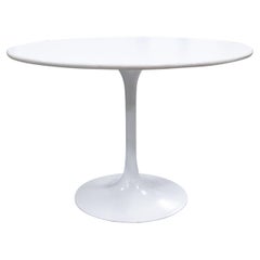 Mid Century Modern Burke Saarinen Style Tulip Table