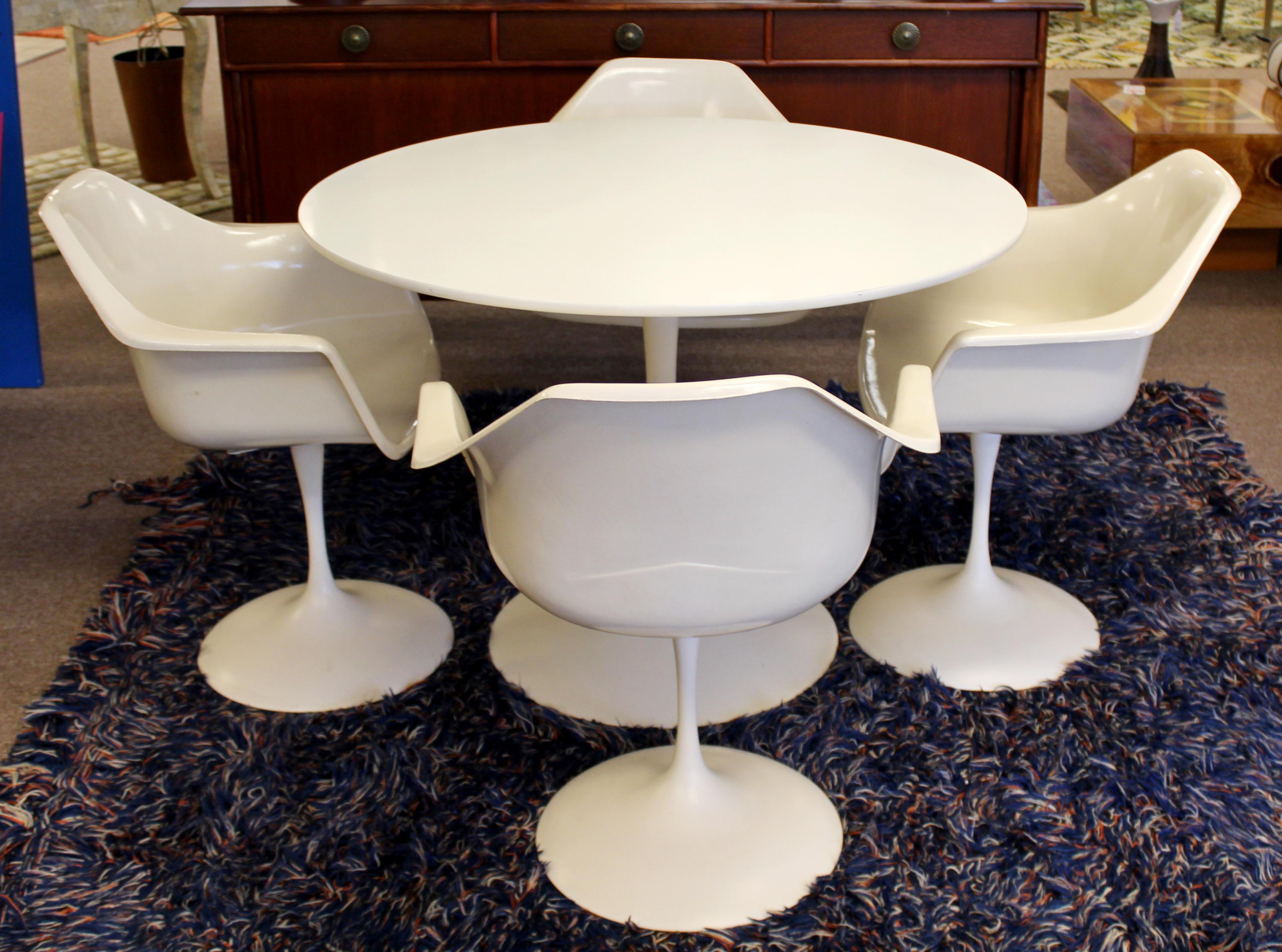 American Mid-Century Modern Burke Tulip Dining Dinette Set Table 4 Shell Armchairs, 1960s