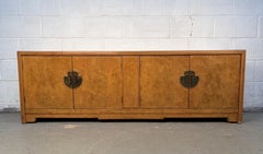 Modernes Kredenzmöbel aus der Jahrhundertmitte mit Wurzelholz und Messing von Thomasville