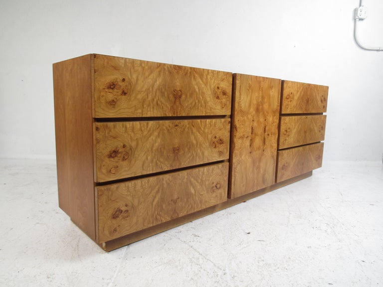 MidCentury Modern Burl Bedroom Set by Lane Furniture at 1stDibs burl