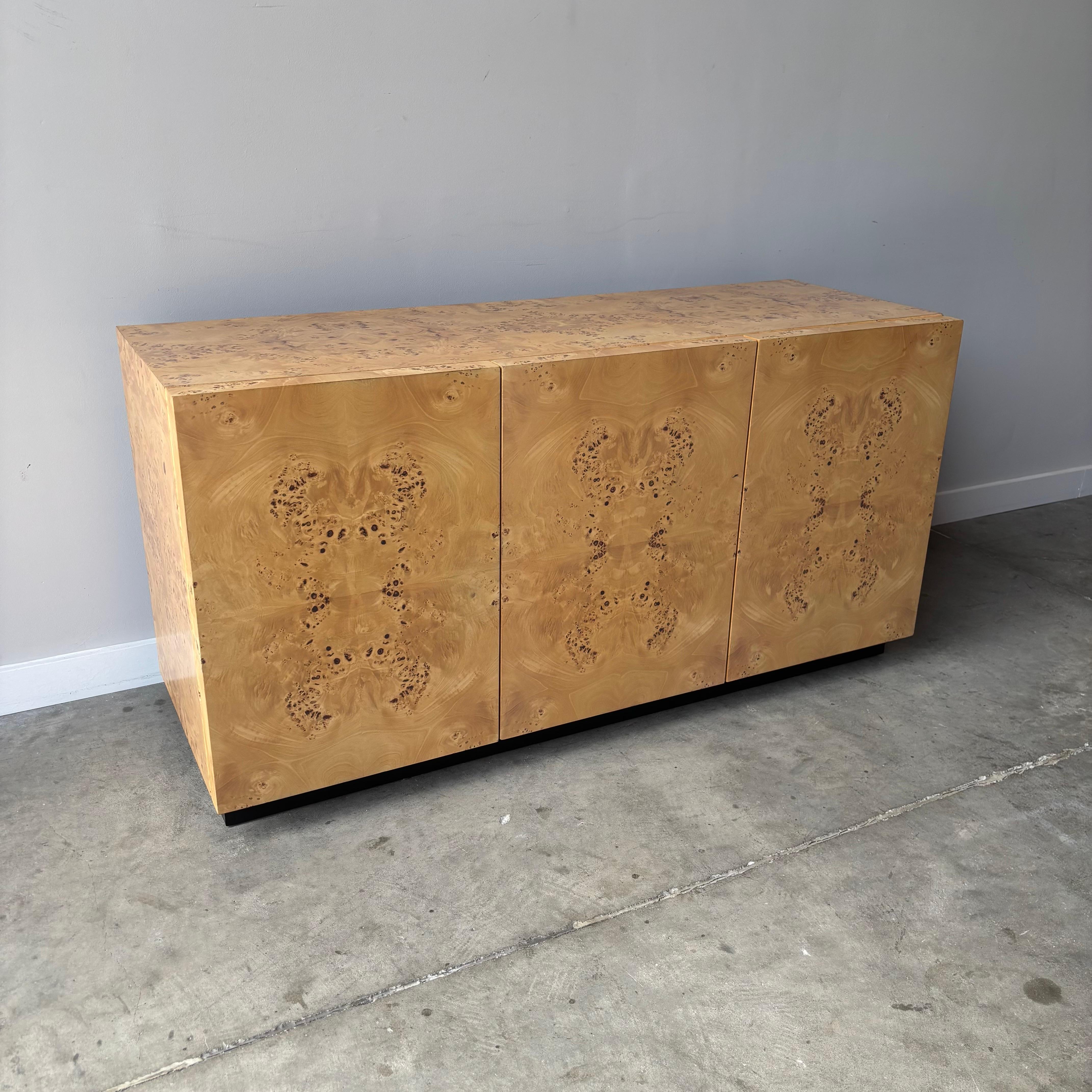 Mid Century Modern Burl Credenza by Arthur Umanoff For Sale 1