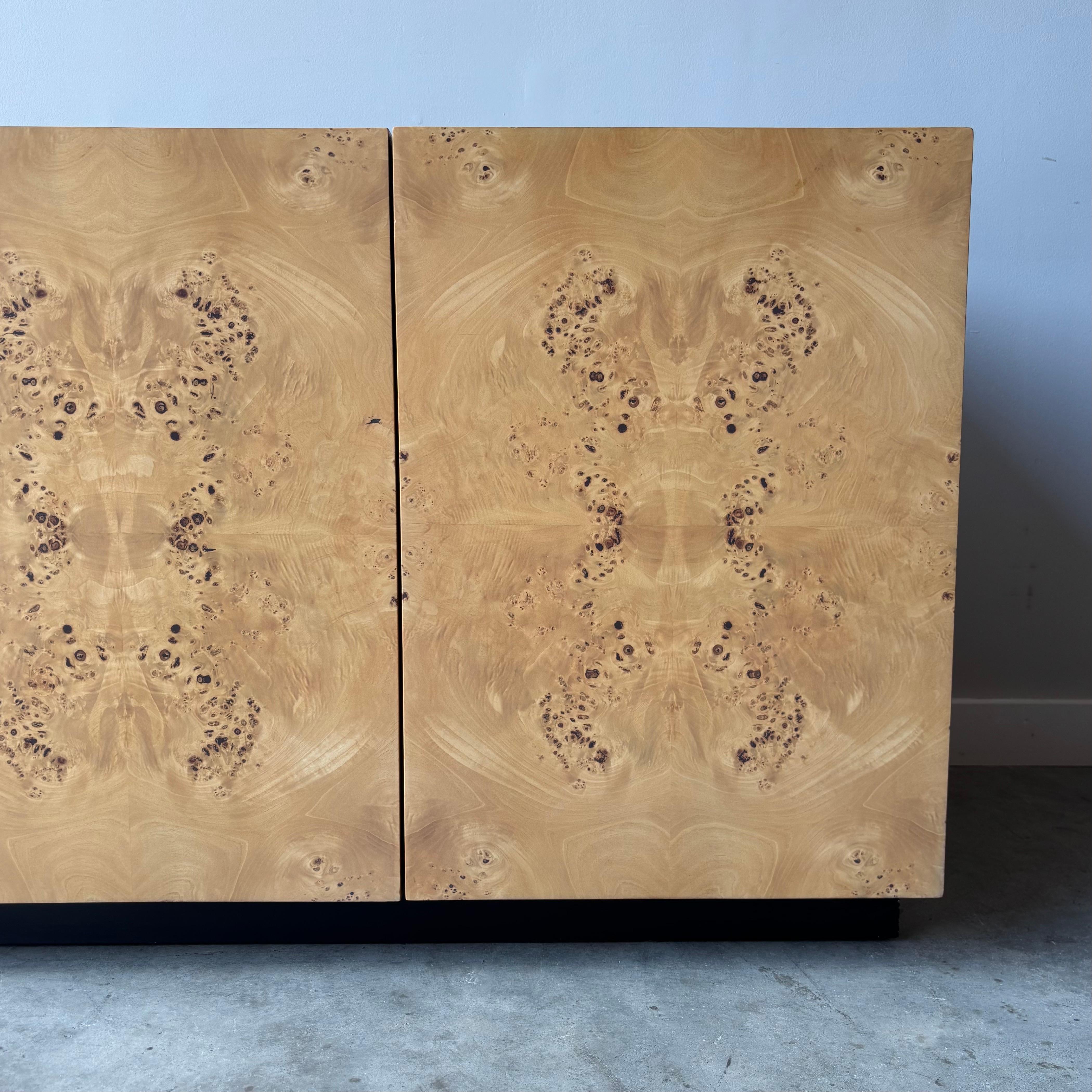 Mid Century Modern Burl Credenza by Arthur Umanoff For Sale 4