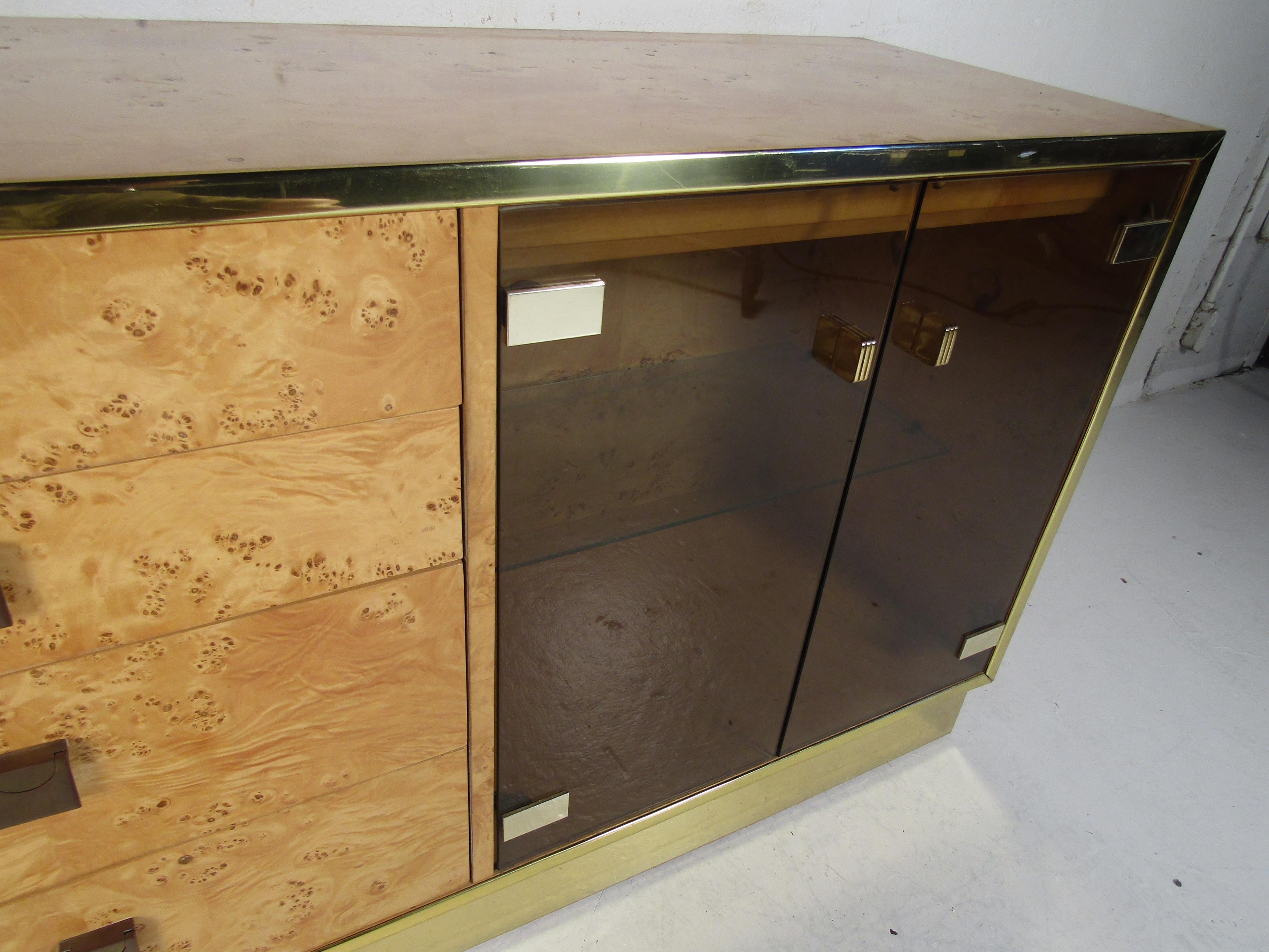 Mid-Century Modern Burl Credenza by Founders In Good Condition For Sale In Brooklyn, NY
