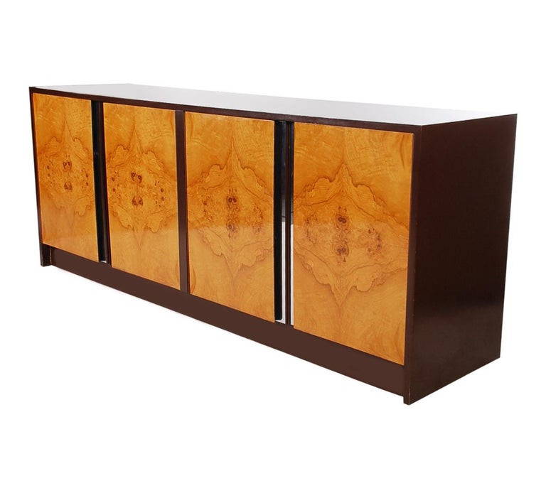 American Mid-Century Modern Burl Credenza or Cabinet after Milo Baughman For Sale