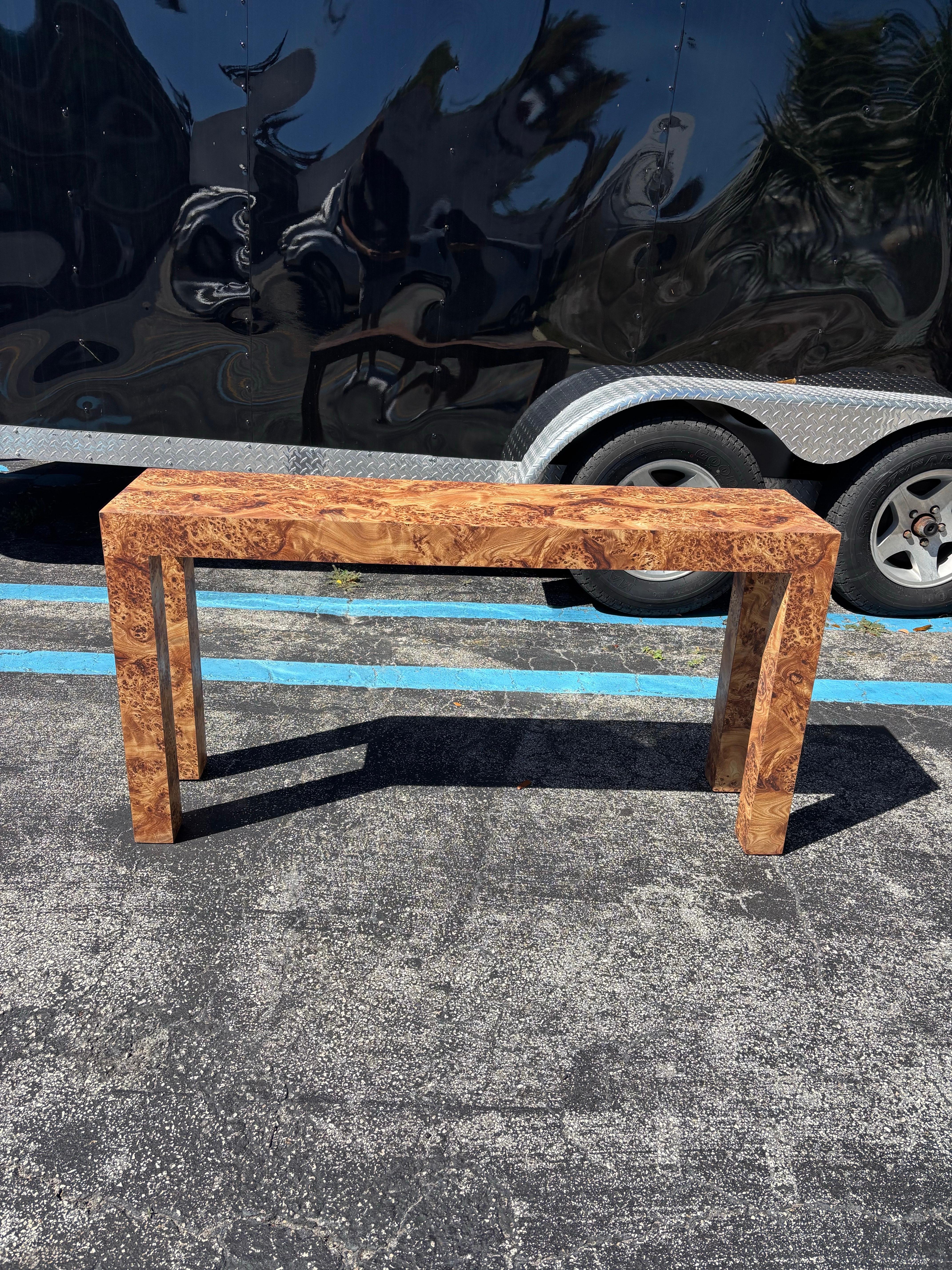 Mesa consola Parsons de laminado Burl moderno de mediados de siglo en Bueno estado para la venta en Boynton Beach, FL