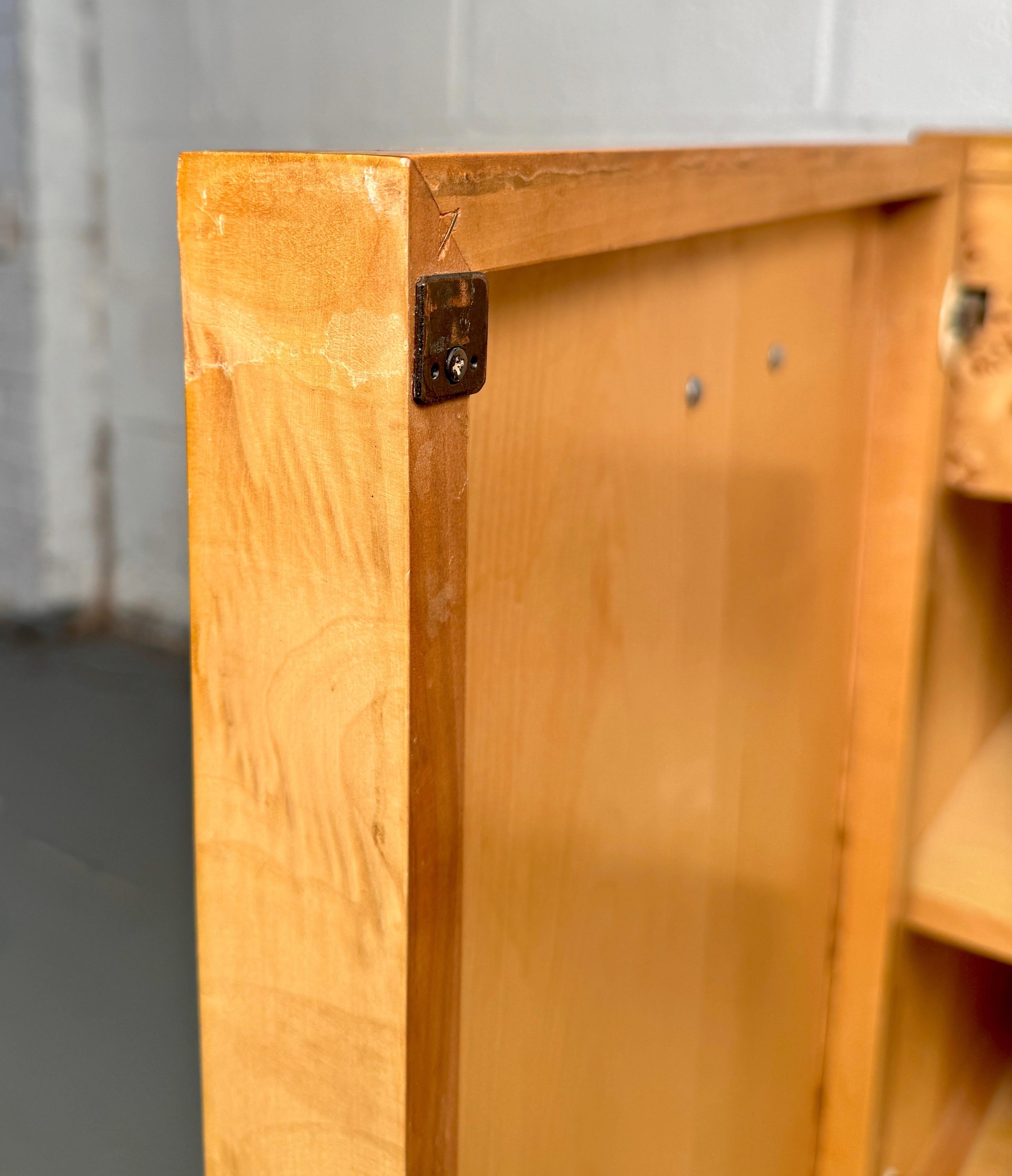 Credenza in radica moderna del Medioevo in vendita 6