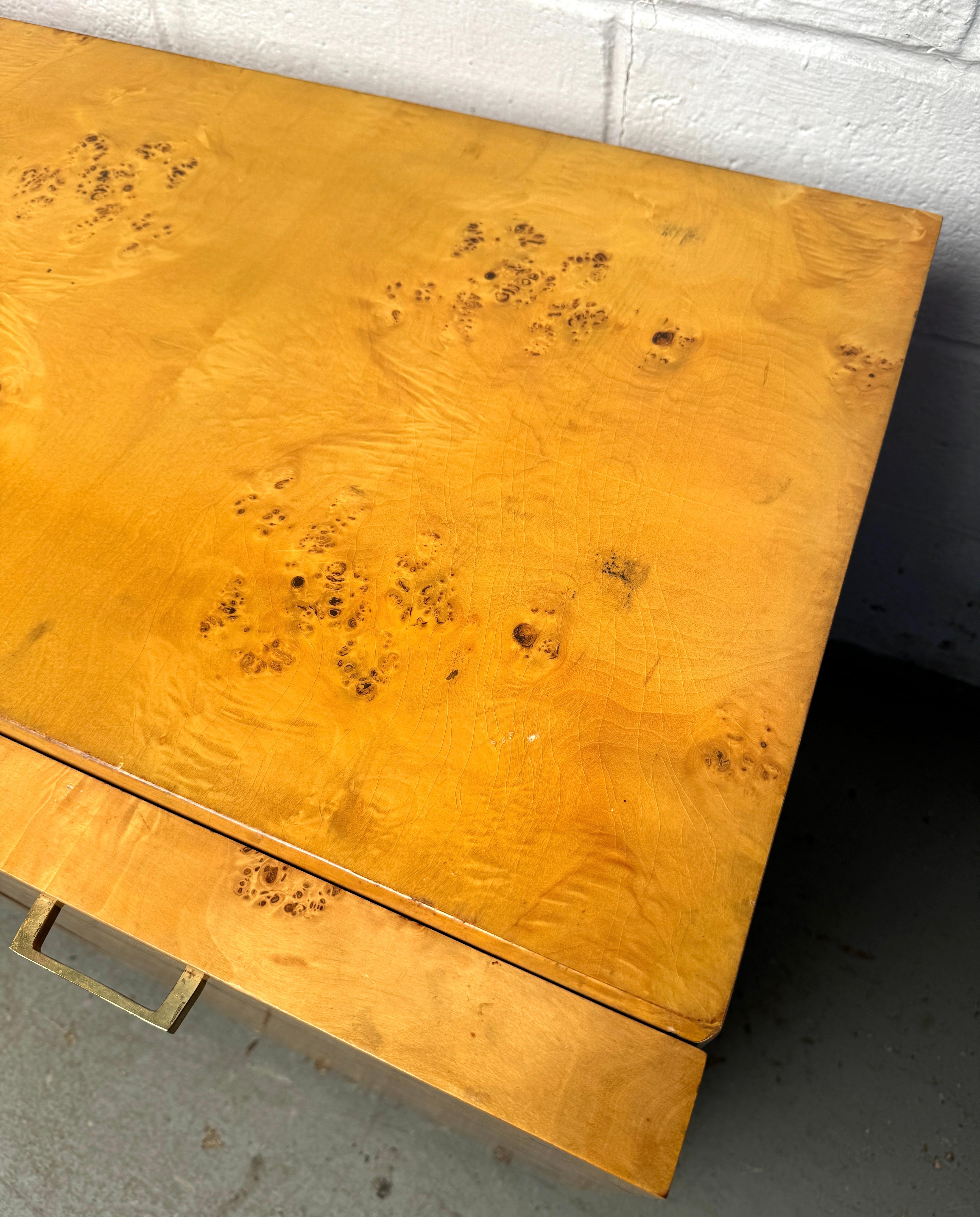 Metallo Credenza in radica moderna del Medioevo in vendita
