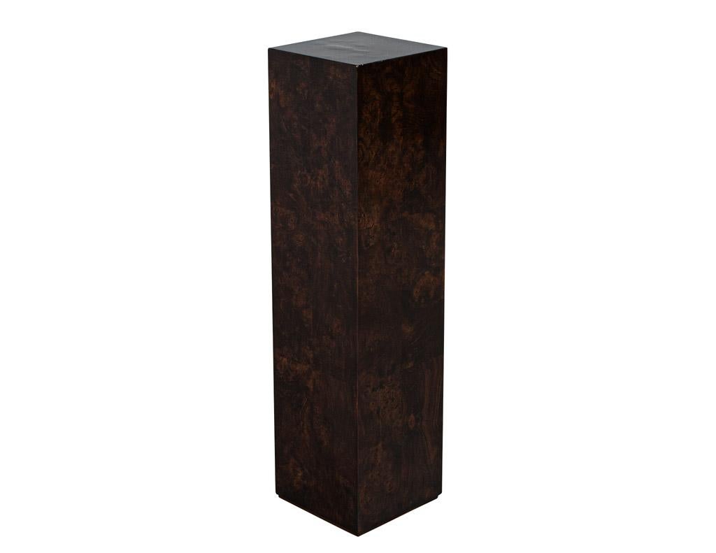 Mid-Century Modern Burl Walnut Column Pedestal Stand For Sale 1