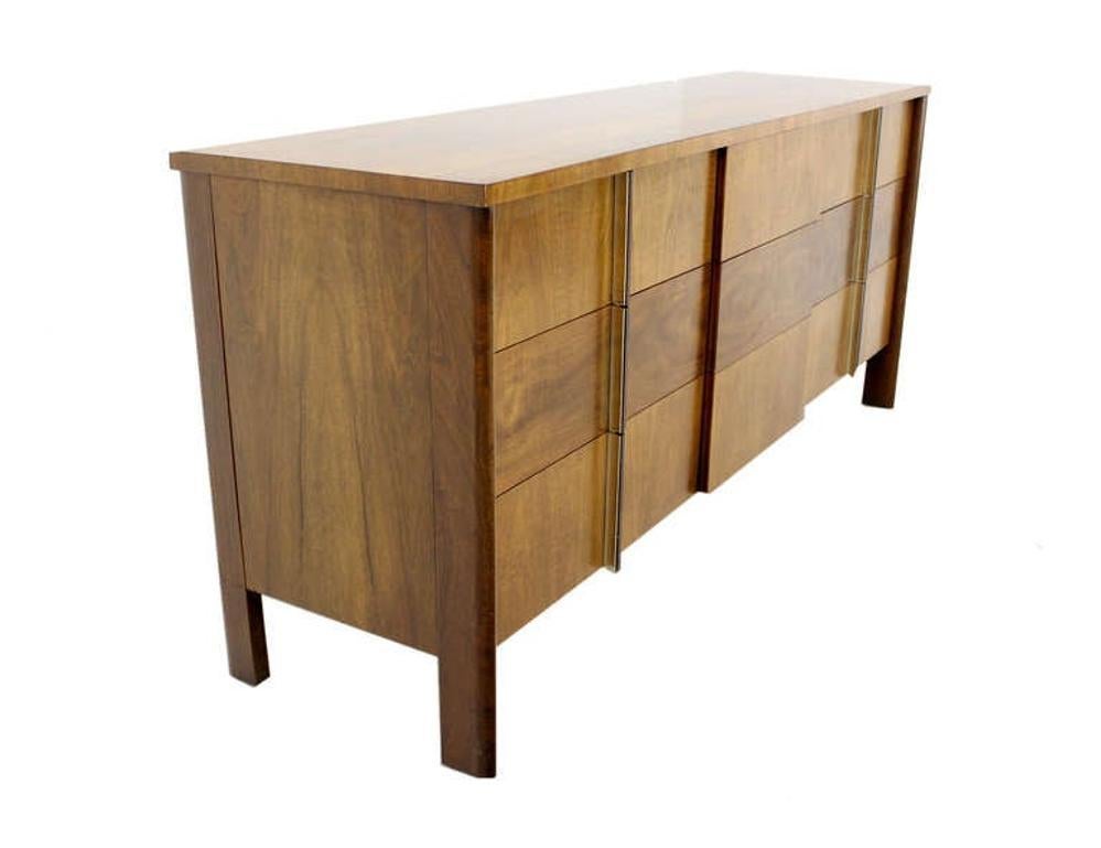 Mid Century Modern Burl Walnut John Widdicomb 9 Drawers Long Dresser Credenza  For Sale 1