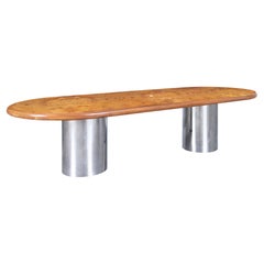 Table de salle à manger ou de conférence ovale en bois de ronce et chrome The Moderns