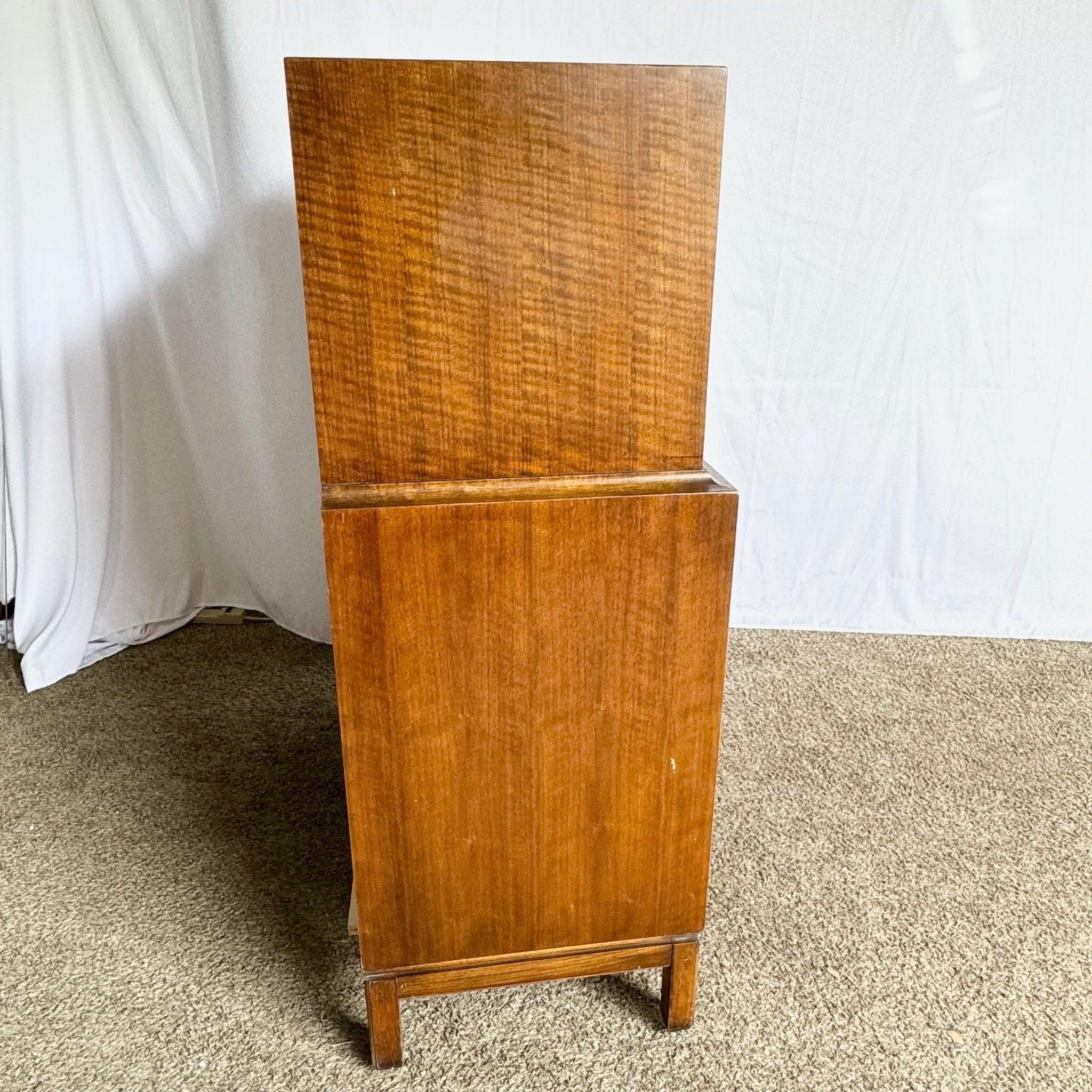 Mid-Century Modern Burl Wood Highboy Dresser by Thomasville—elegant design with ample storage and vintage charm.​
 
 Some wear to the surfaces and edges as shown in the photos.
 
 We sell items as acquired, without restoring or repairing. Vintage