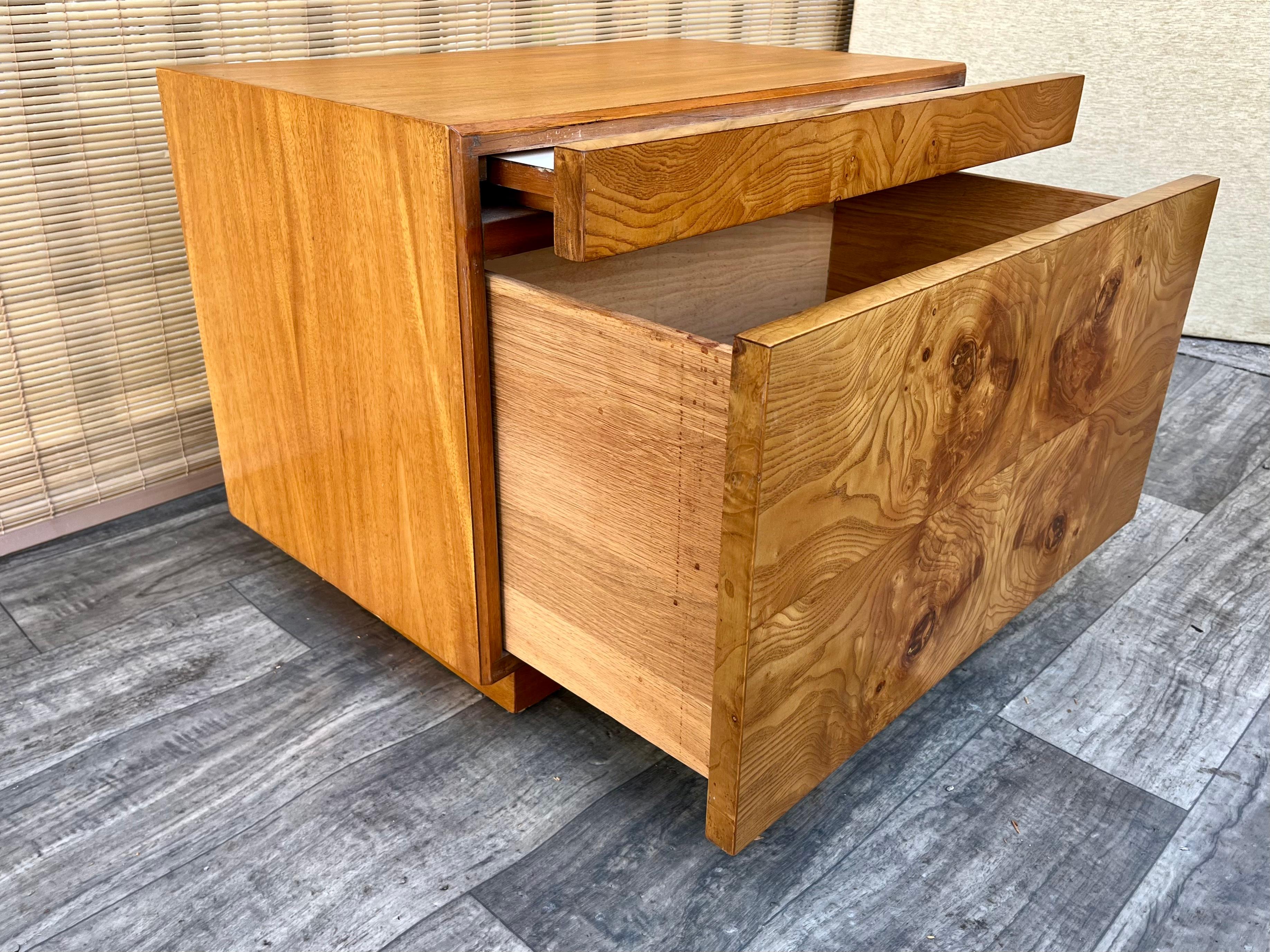 Mid-Century Modern Burl Wood Nightstand by Lane Altavista. Circa 1970s. 7