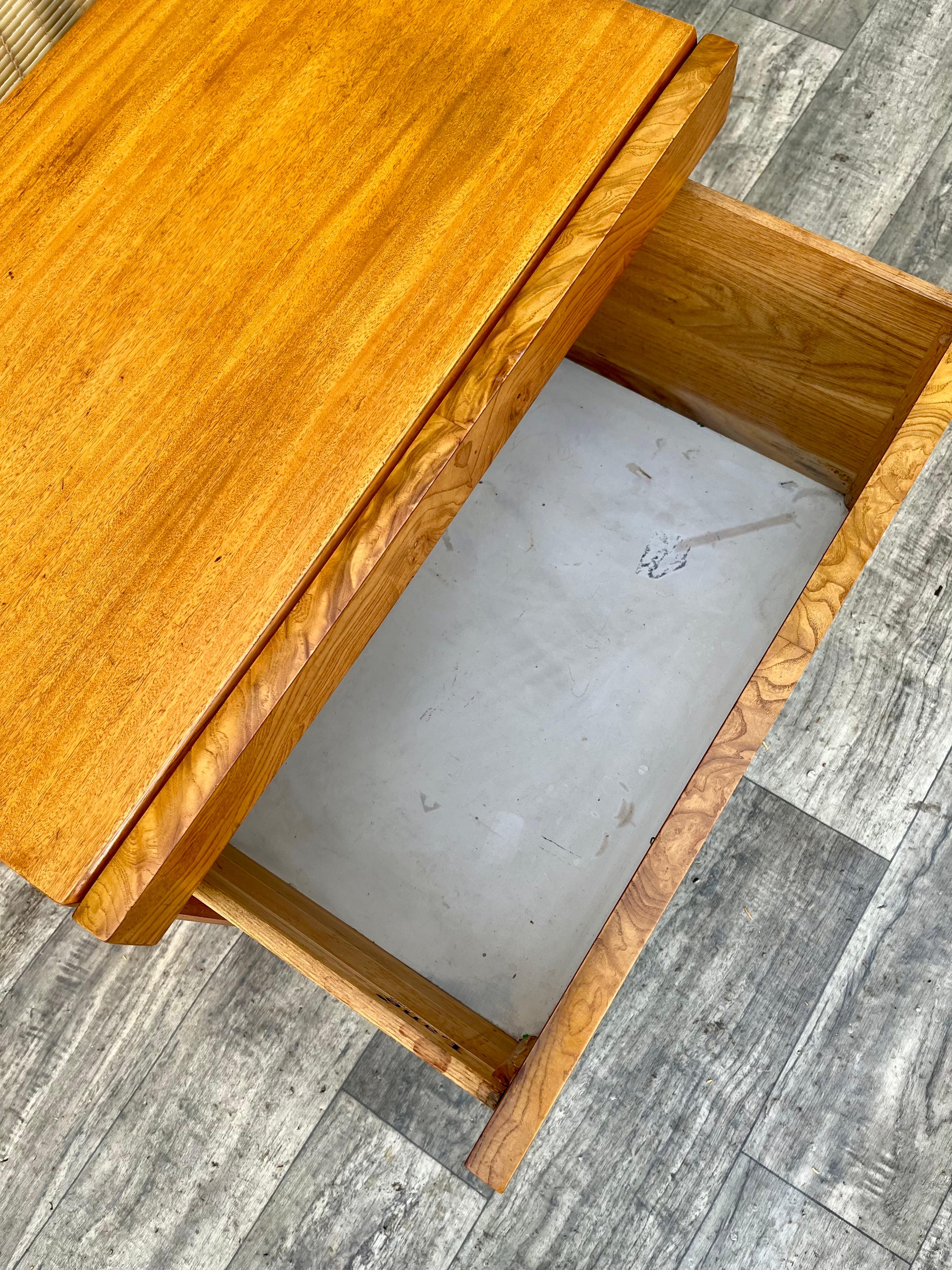 Mid-Century Modern Burl Wood Nightstand by Lane Altavista. Circa 1970s. 13