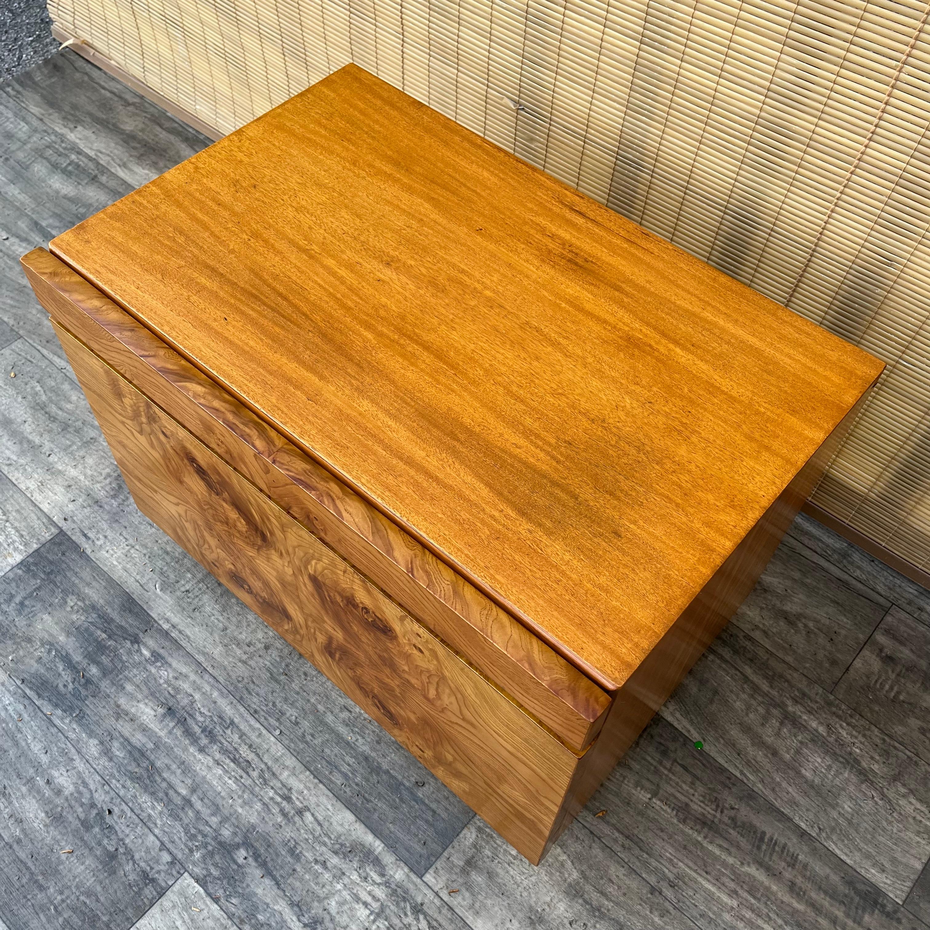 Mid-Century Modern Burl Wood Nightstand by Lane Altavista. Circa 1970s. 2