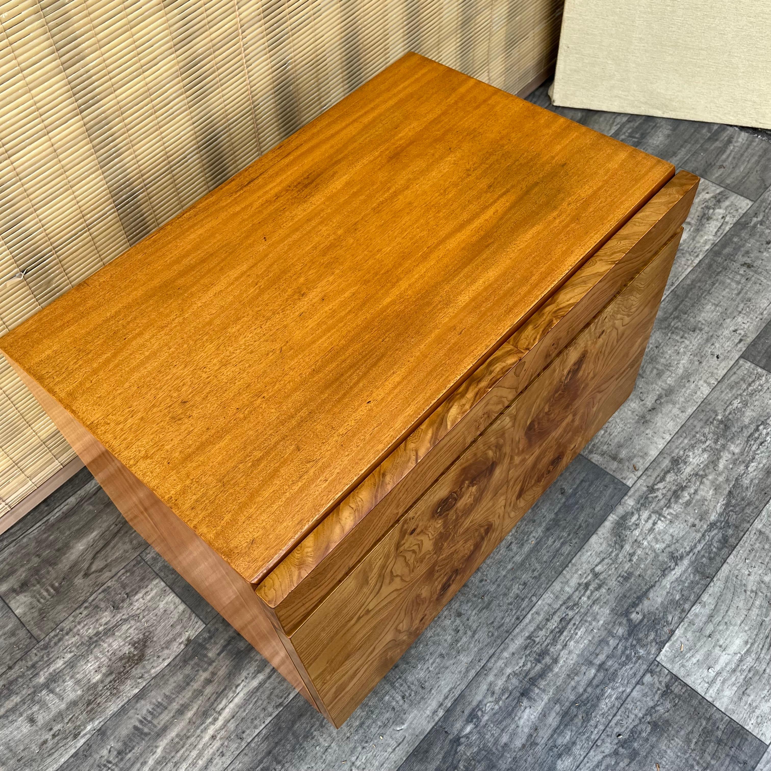 Mid-Century Modern Burl Wood Nightstand by Lane Altavista. Circa 1970s. 3