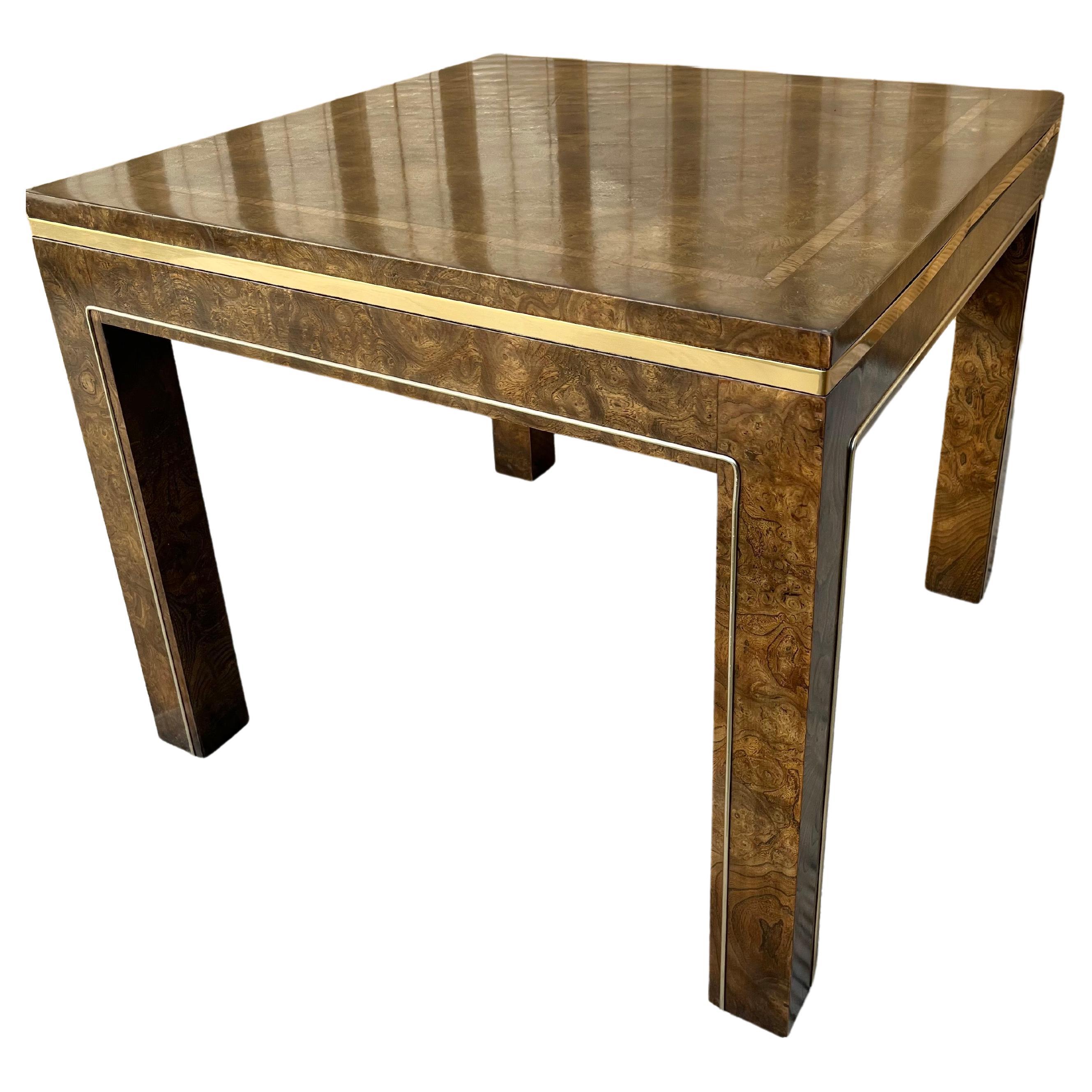 Table d'appoint en bois de broussin de style mi-siècle moderne par Mastercraft Furniture en vente