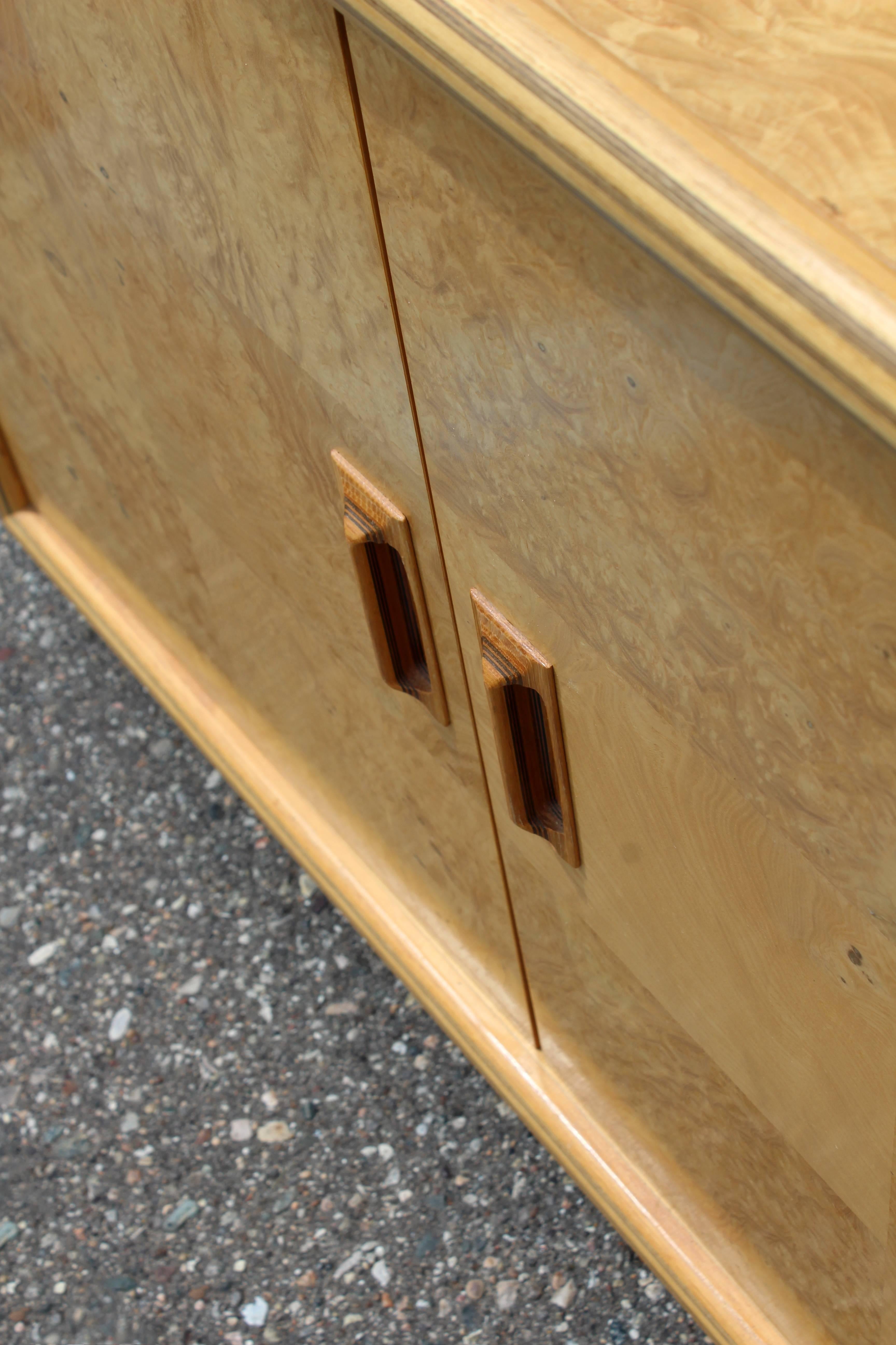 Late 20th Century Mid-Century Modern Burled Olive Wood Henredon Dry Bart Cart on Wheels 1970s