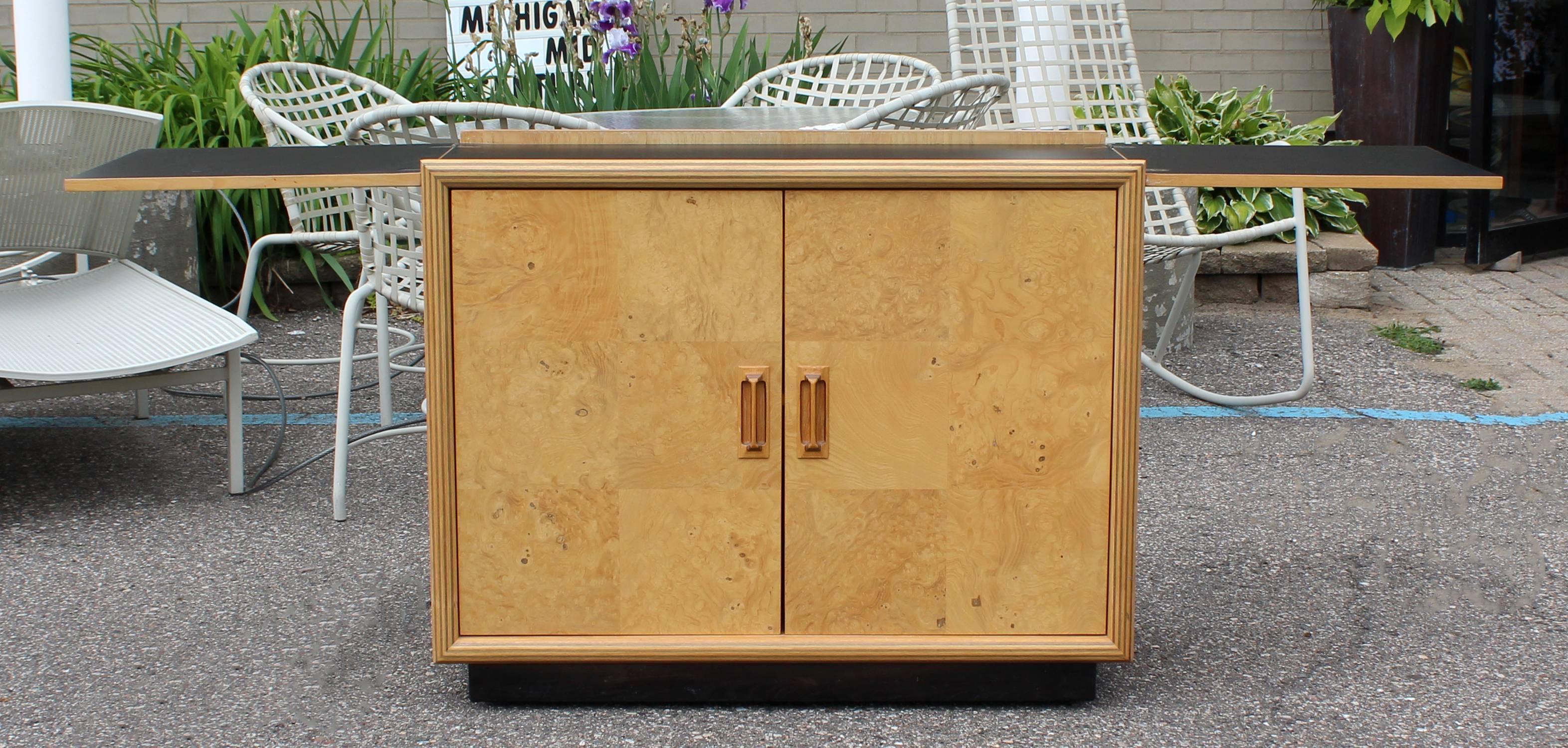 Mid-Century Modern Burled Olive Wood Henredon Dry Bart Cart on Wheels 1970s 3
