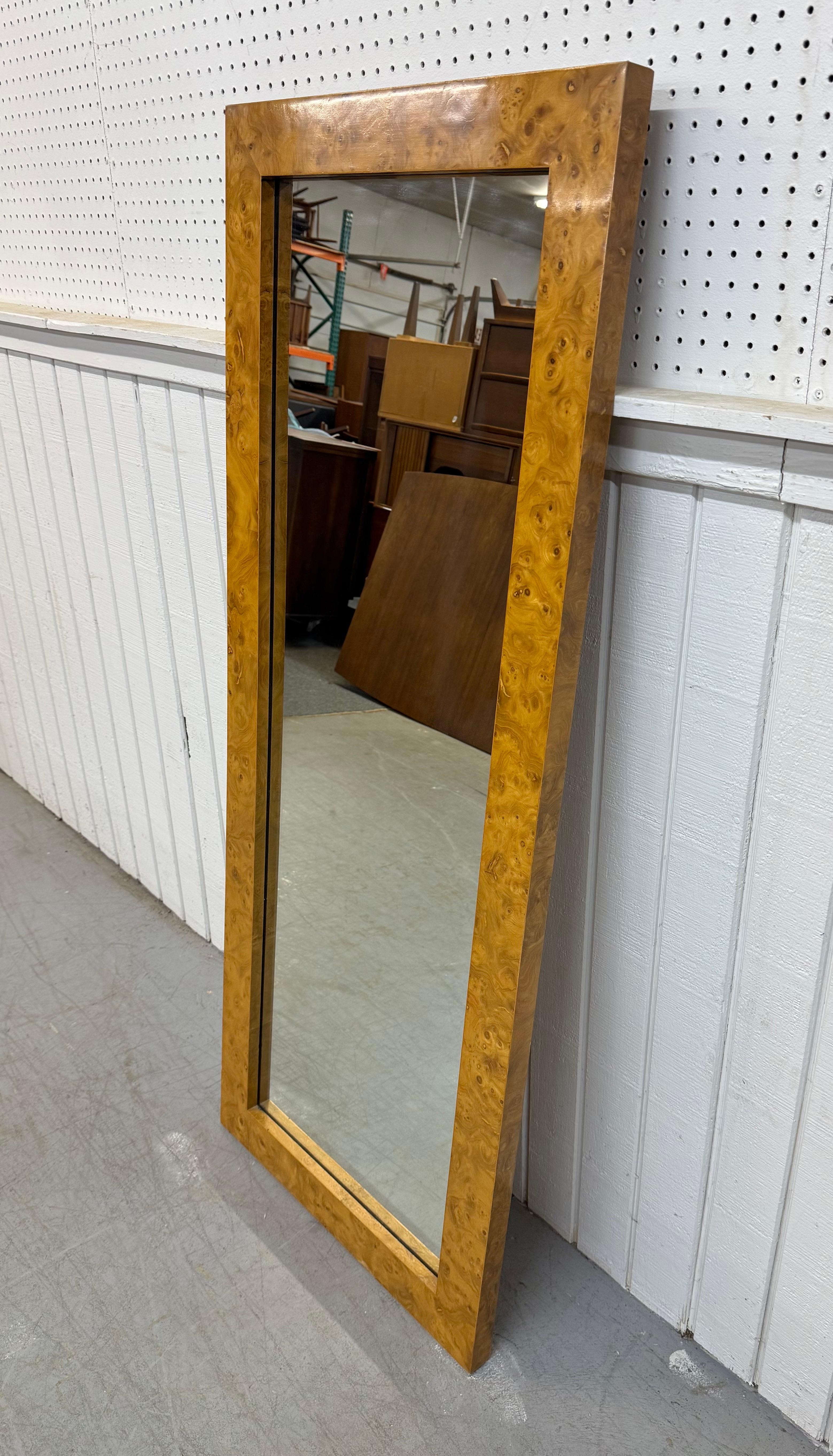 Mid-Century moderno Specchio da parete in Wood moderno di metà secolo in vendita
