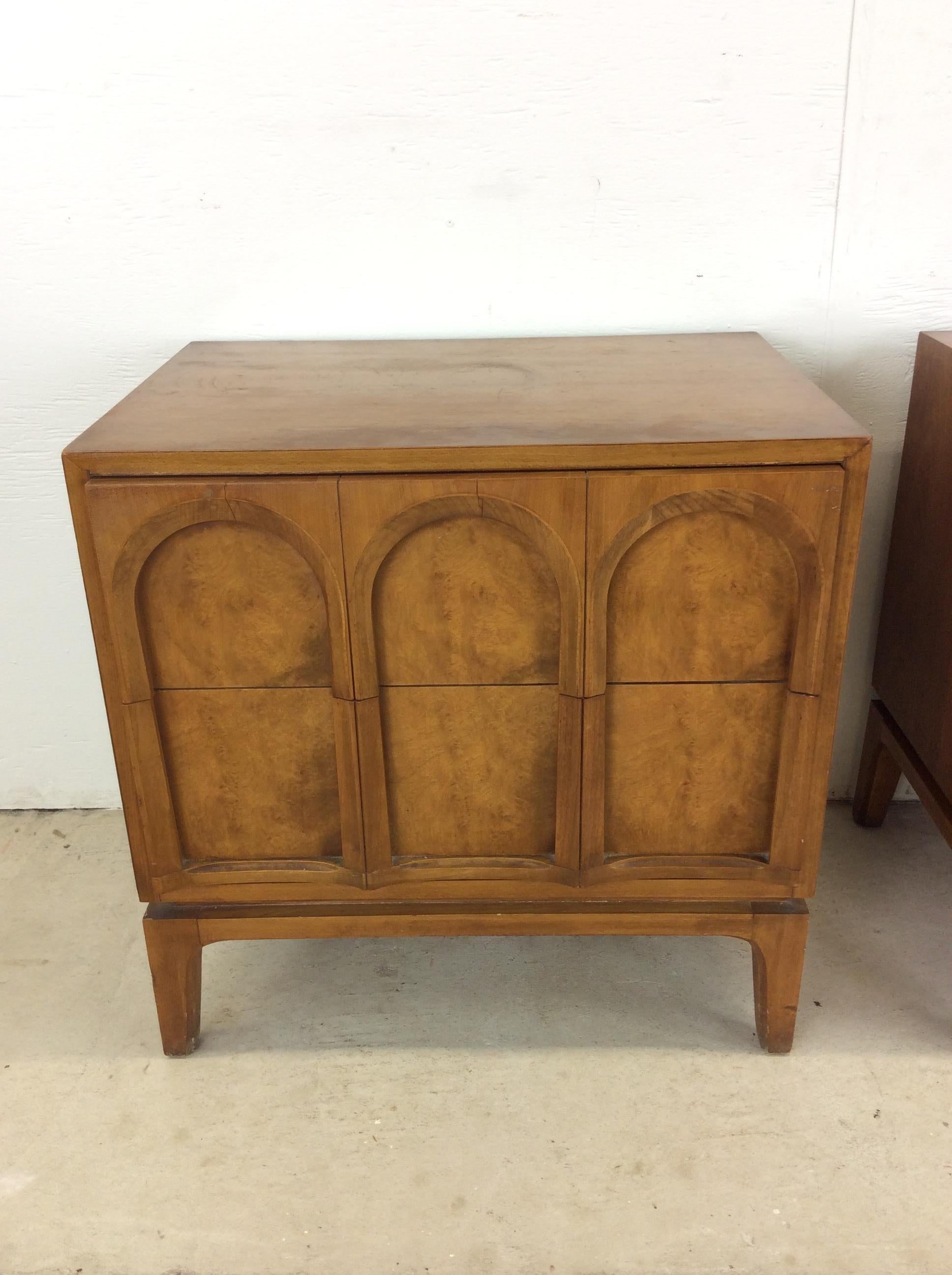Mid Century Modern Burlwood Nightstands by Thomaville - A Pair 10