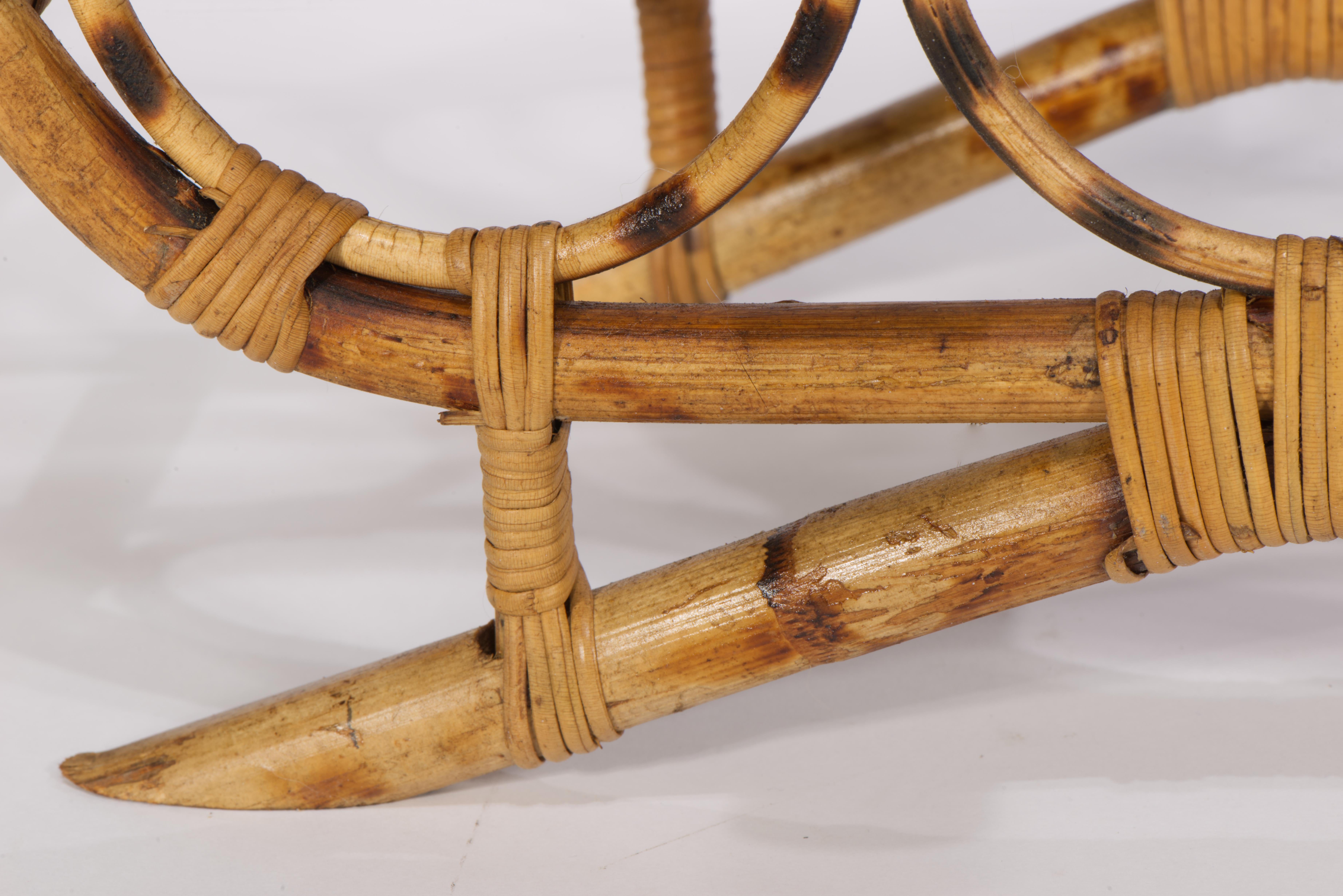 Portabottiglie in rattan di bambù con guscio di tartaruga bruciato, moderno, di metà secolo in vendita 1