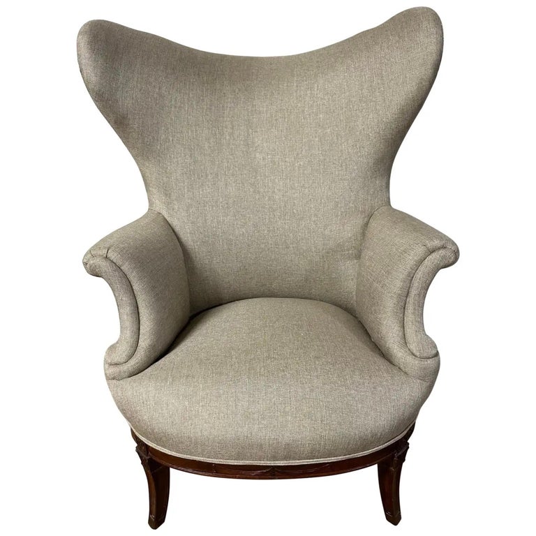Mid-Century Modern Butterfly Wingback Chair For Sale 4