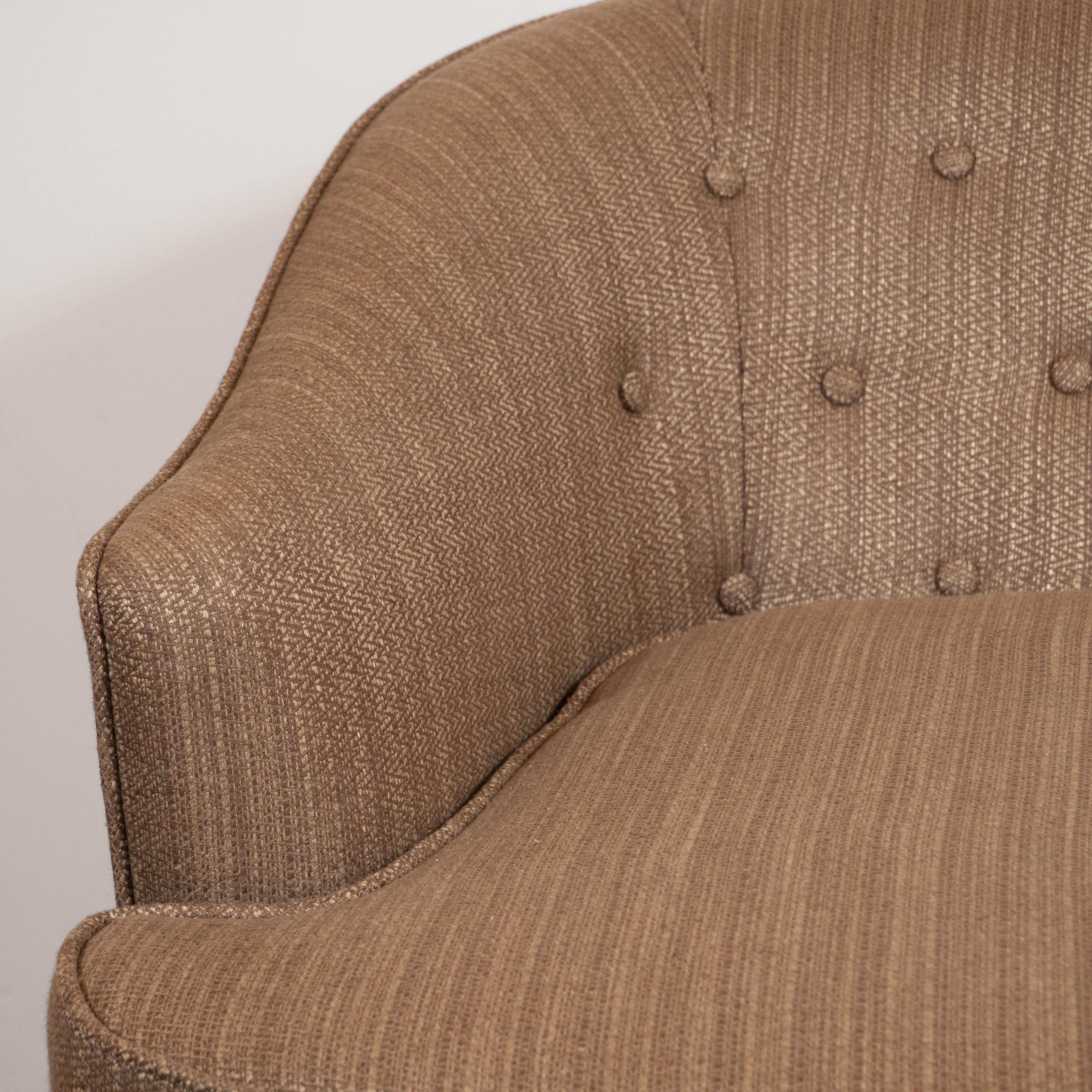 North American Mid-Century Modern Button Back Swivel Chair in Holly Hunt Umber Fabric For Sale