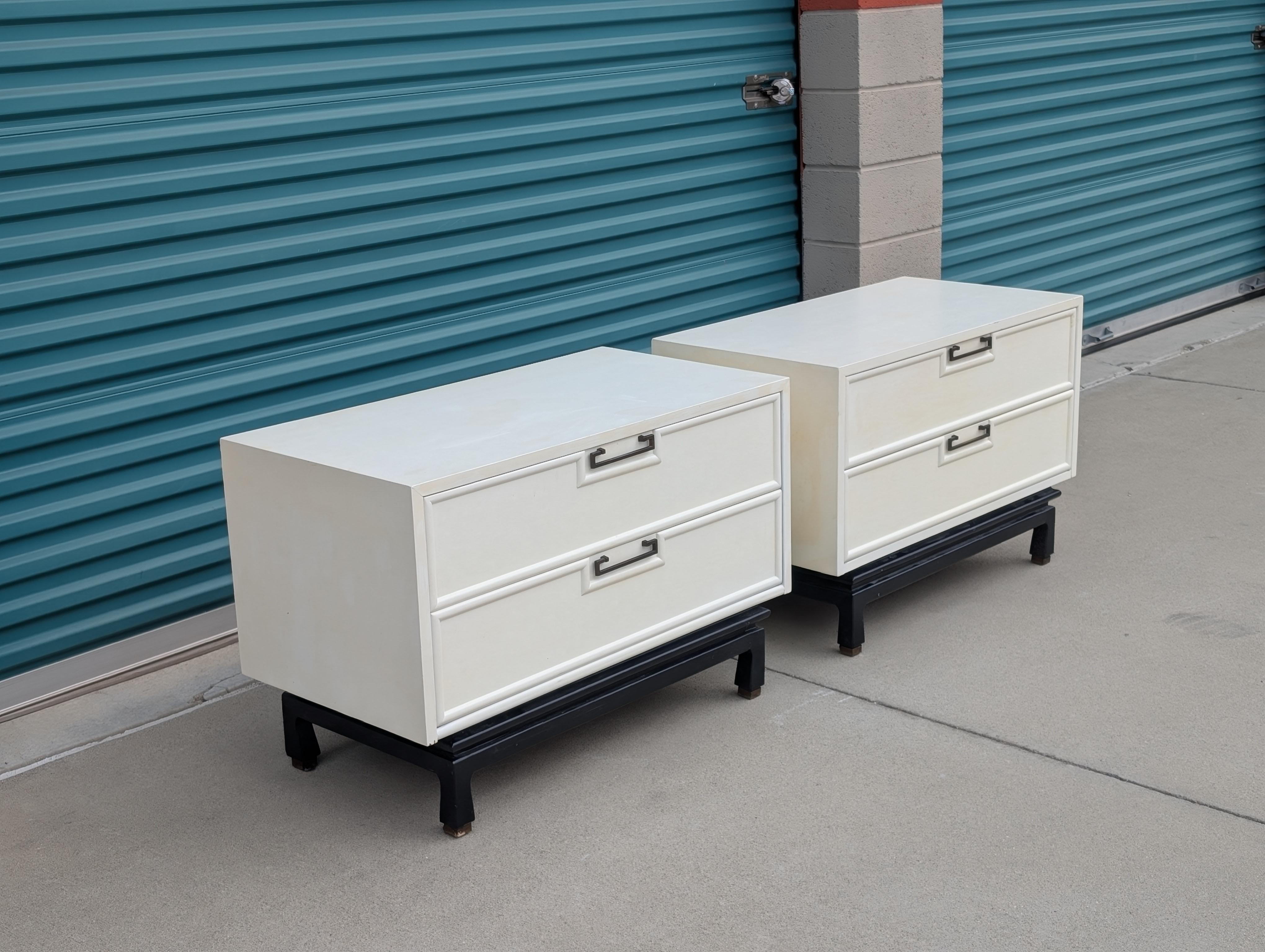 Mesillas de noche Mid Century Modern by American of Martinsville, c1970s Moderno de mediados de siglo en venta