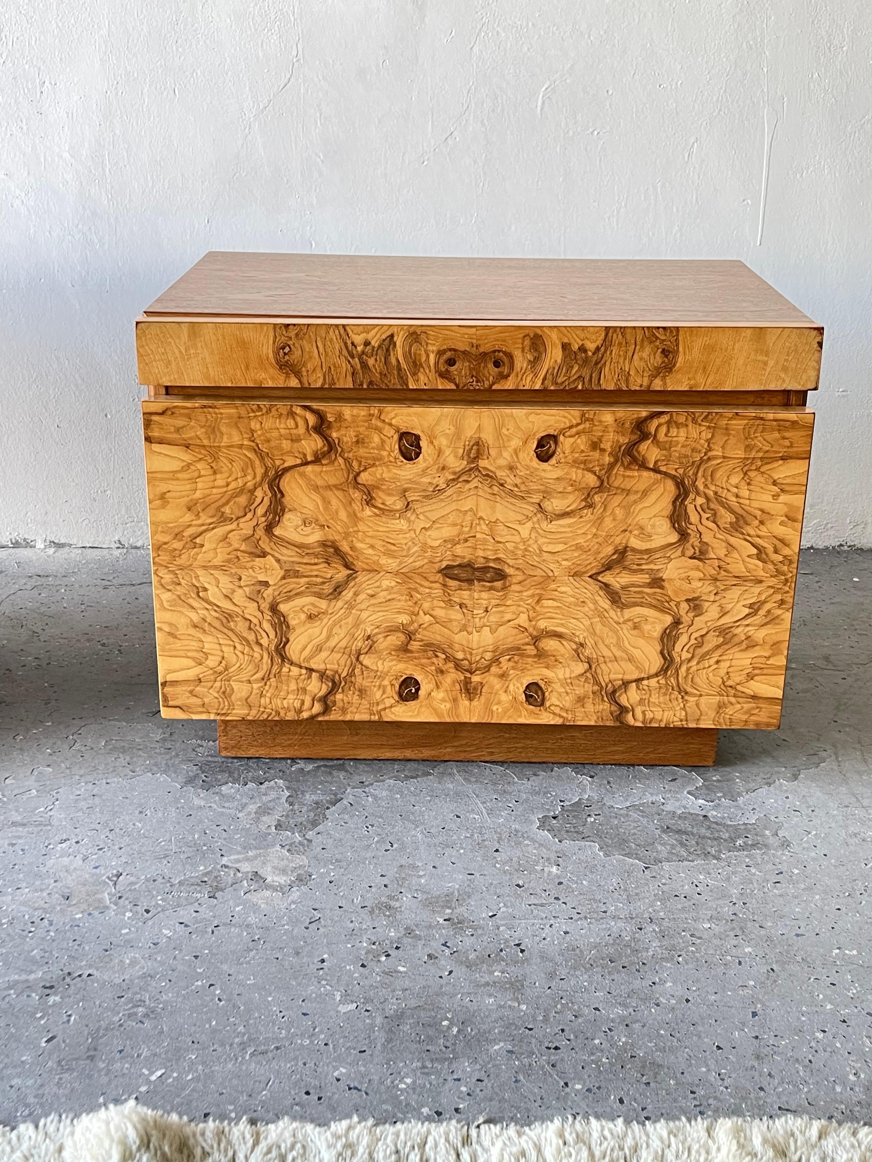 Mid-Century Modern by Roland Carter for Lane Burl Wood Nightstands In Good Condition In Las Vegas, NV