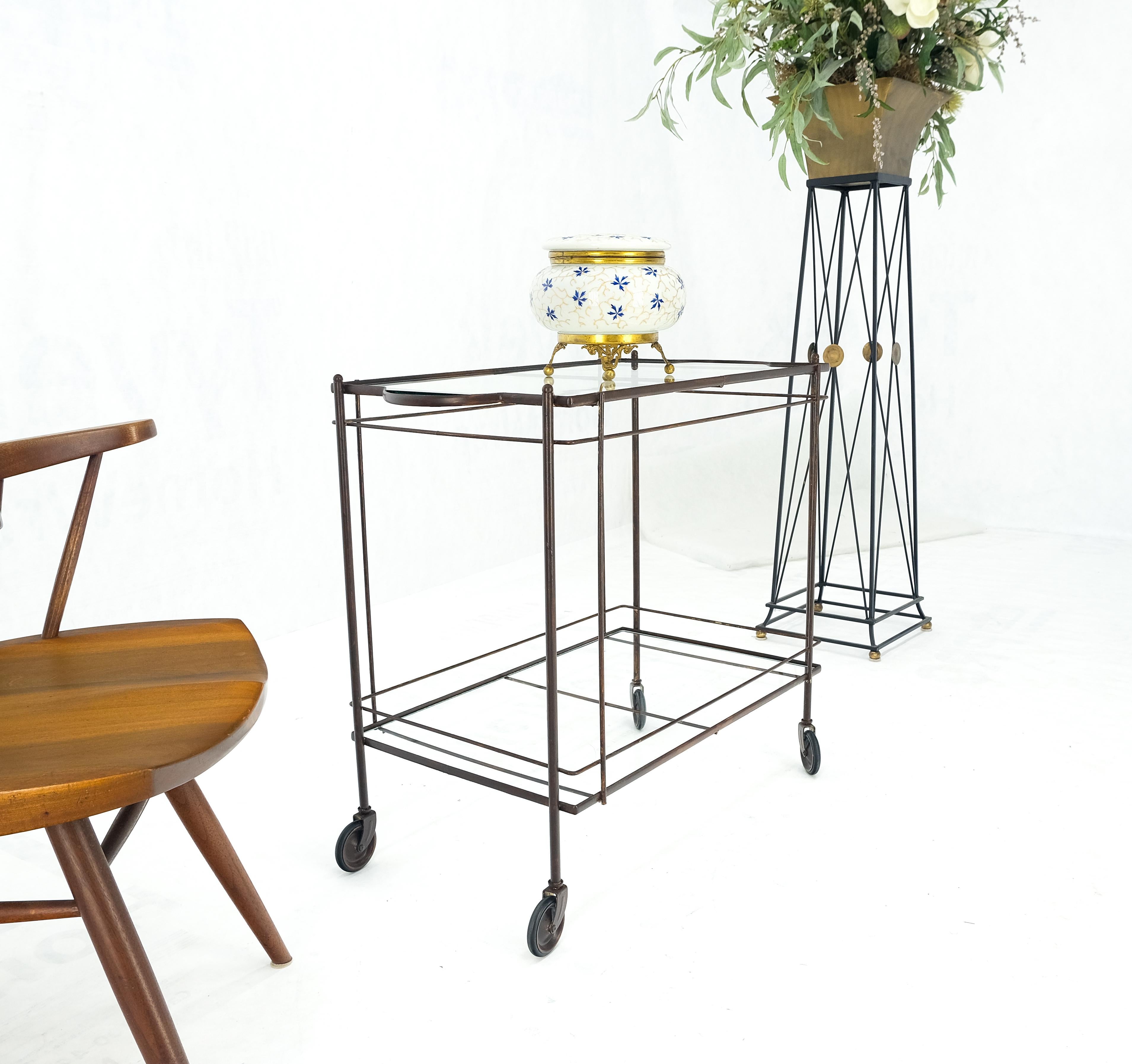 Mid Century Modern c1950s Rolling Brass Two Tier Rectangle Serving Cart Wheels  (Glas) im Angebot