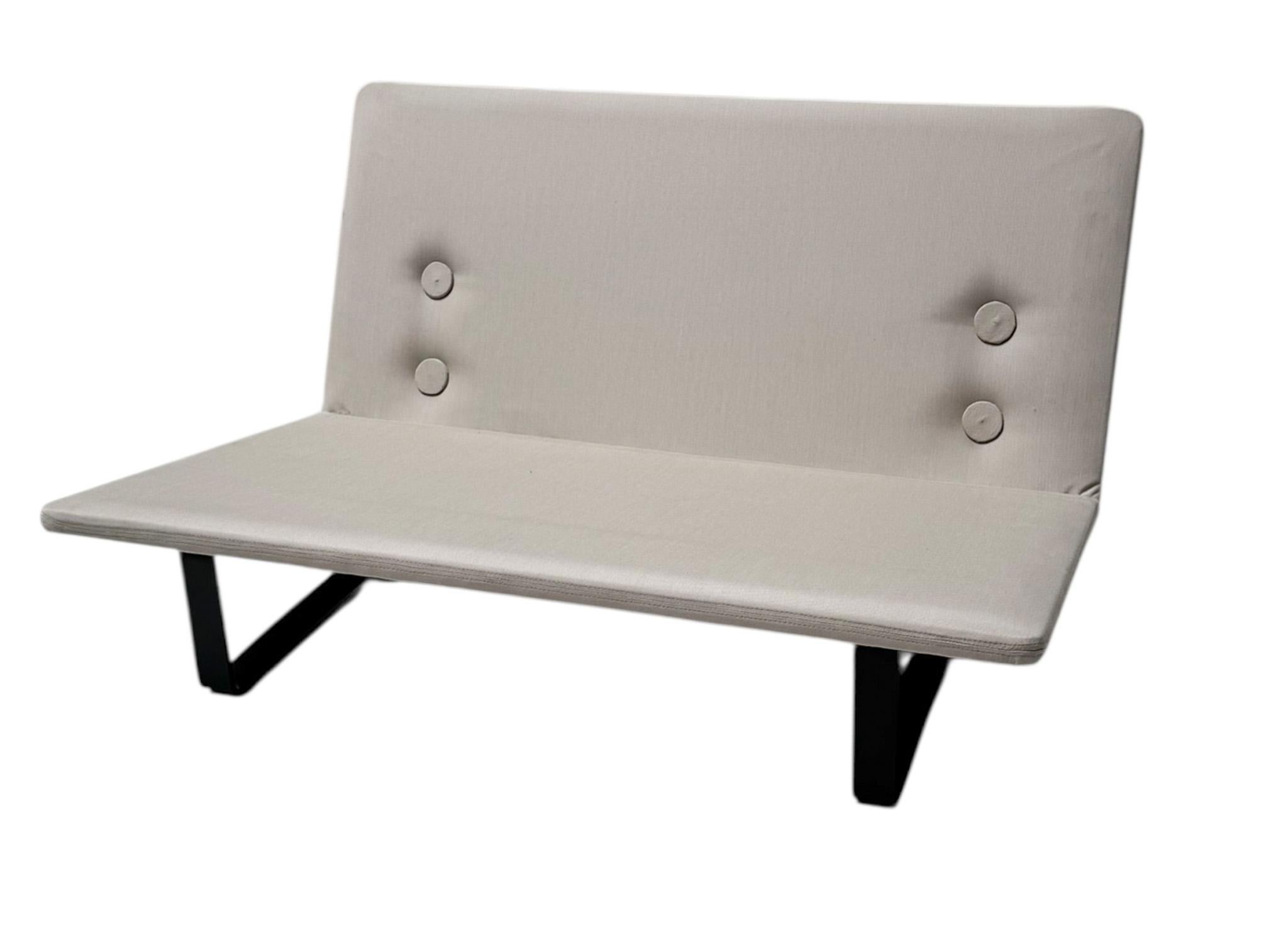 Modernes Zweisitzer-Sofa C683, Mitte des Jahrhunderts, von Kho Liang Le für Artifort, 1968 im Angebot 2