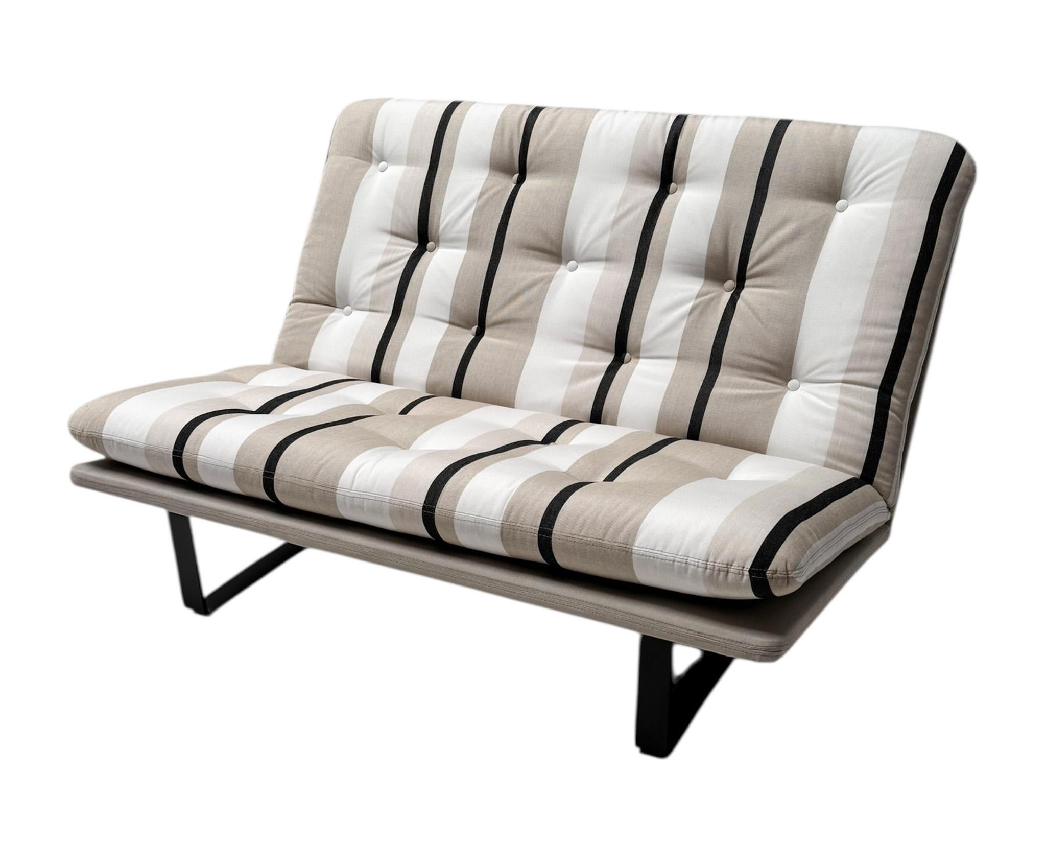 Modernes Zweisitzer-Sofa C683, Mitte des Jahrhunderts, von Kho Liang Le für Artifort, 1968 (Lackiert) im Angebot