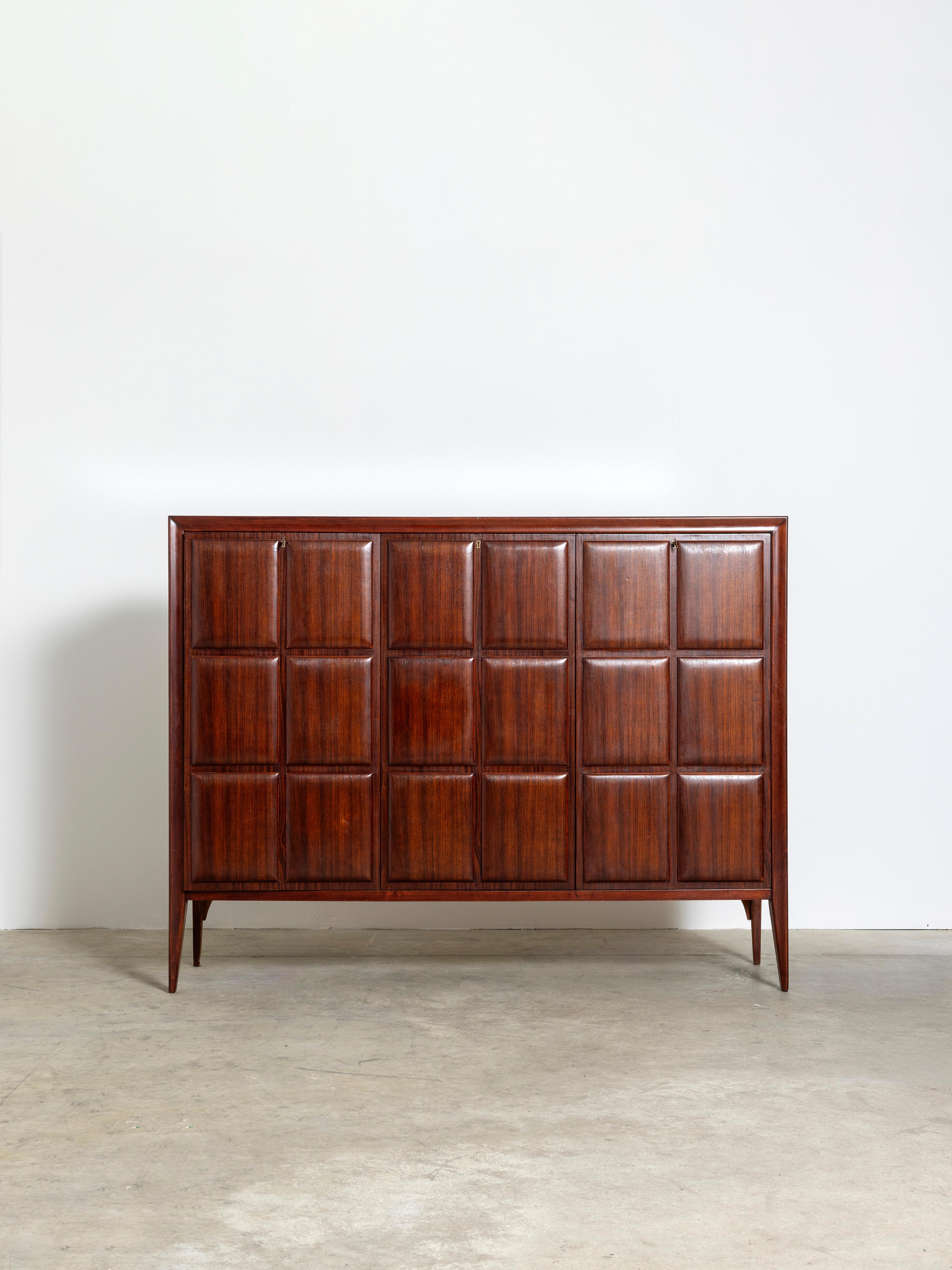 Mid-Century Modern Meuble de rangement moderne du milieu du siècle dans le style d'Osvaldo Borsani, Italie, années 1960 en vente