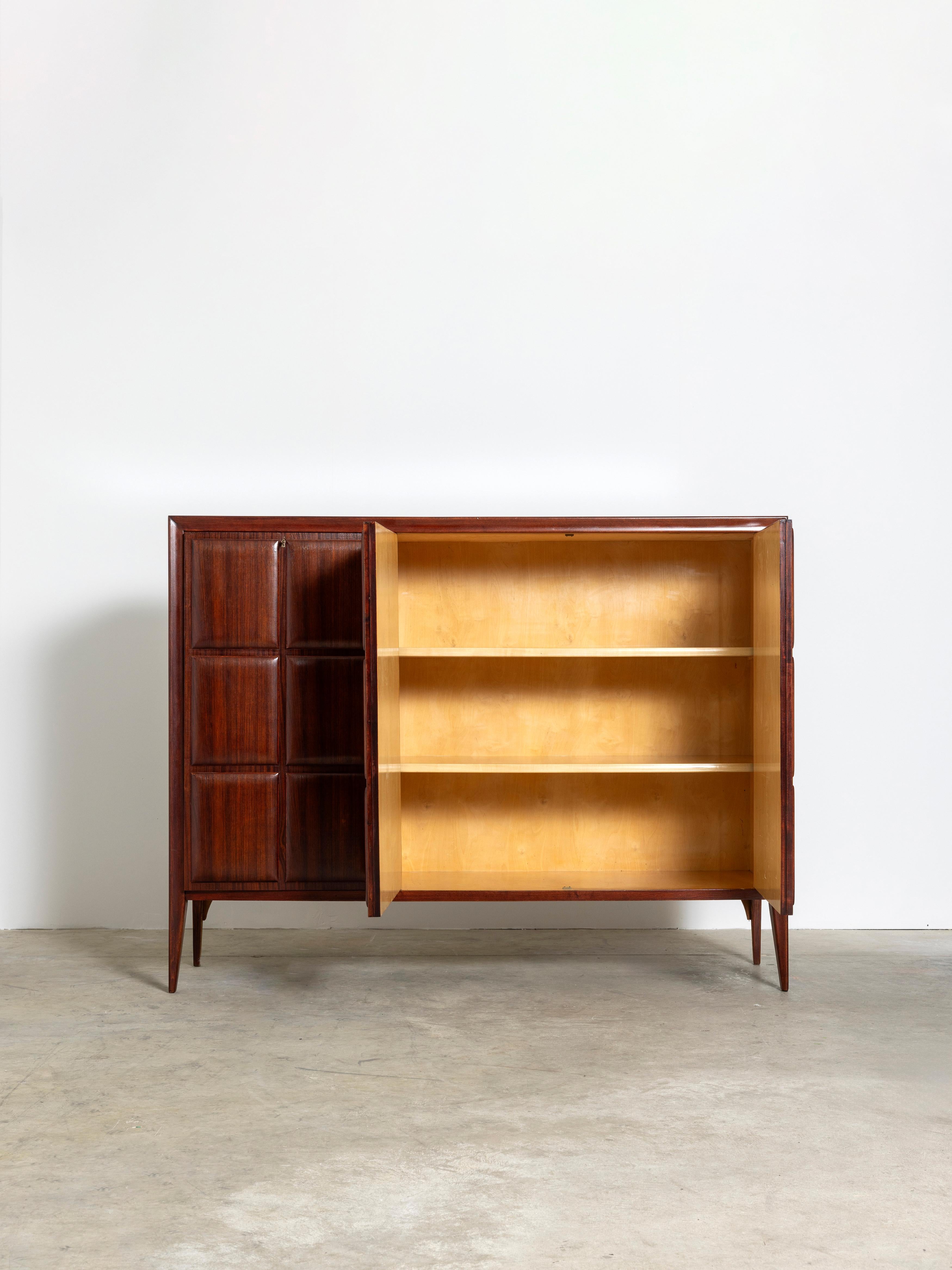 Meuble de rangement moderne du milieu du siècle dans le style d'Osvaldo Borsani, Italie, années 1960 Excellent état - En vente à London, GB