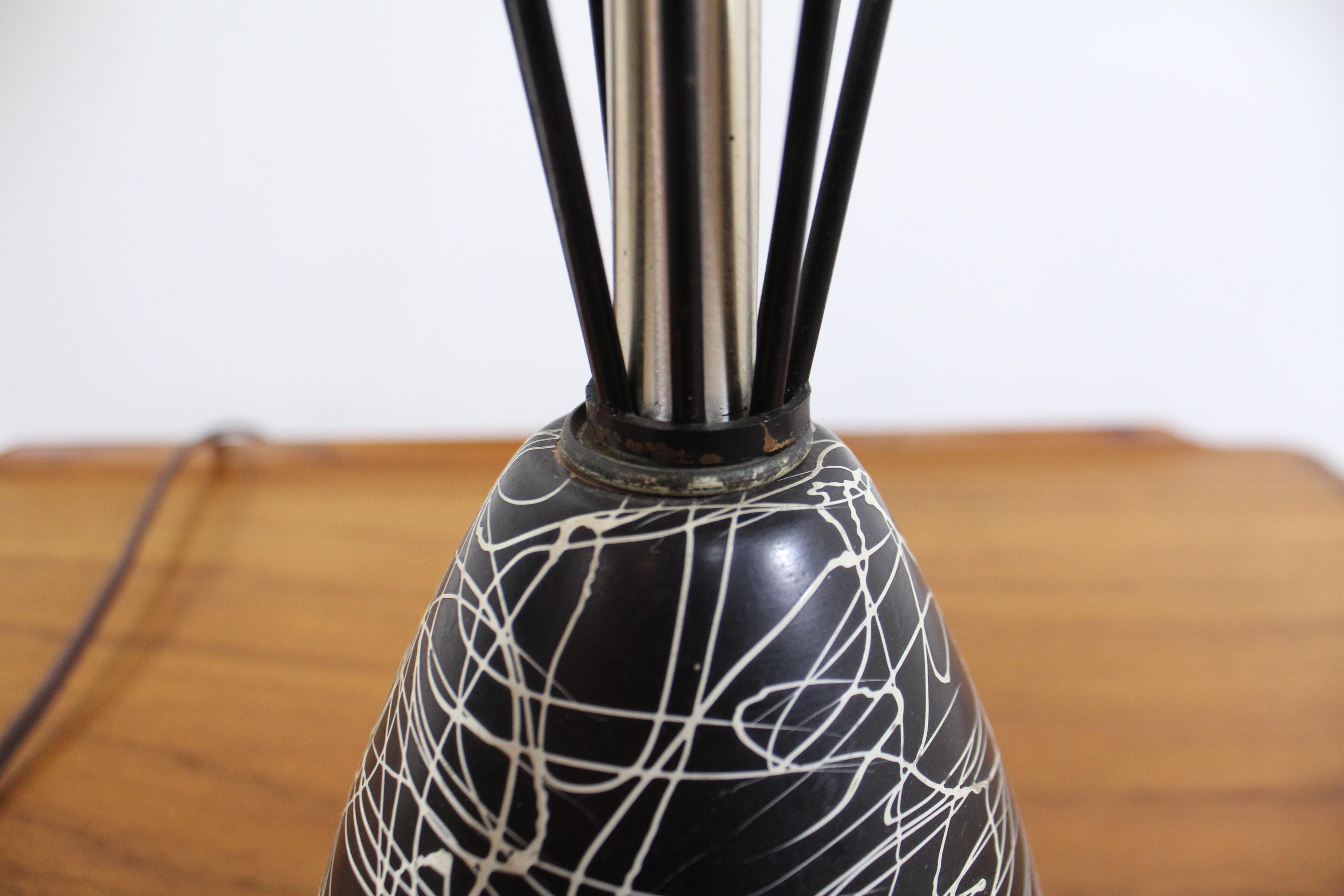 Mid-Century Modern Caged Wire Base Drum Shade Painted Table Lamp In Good Condition For Sale In Wilmington, DE