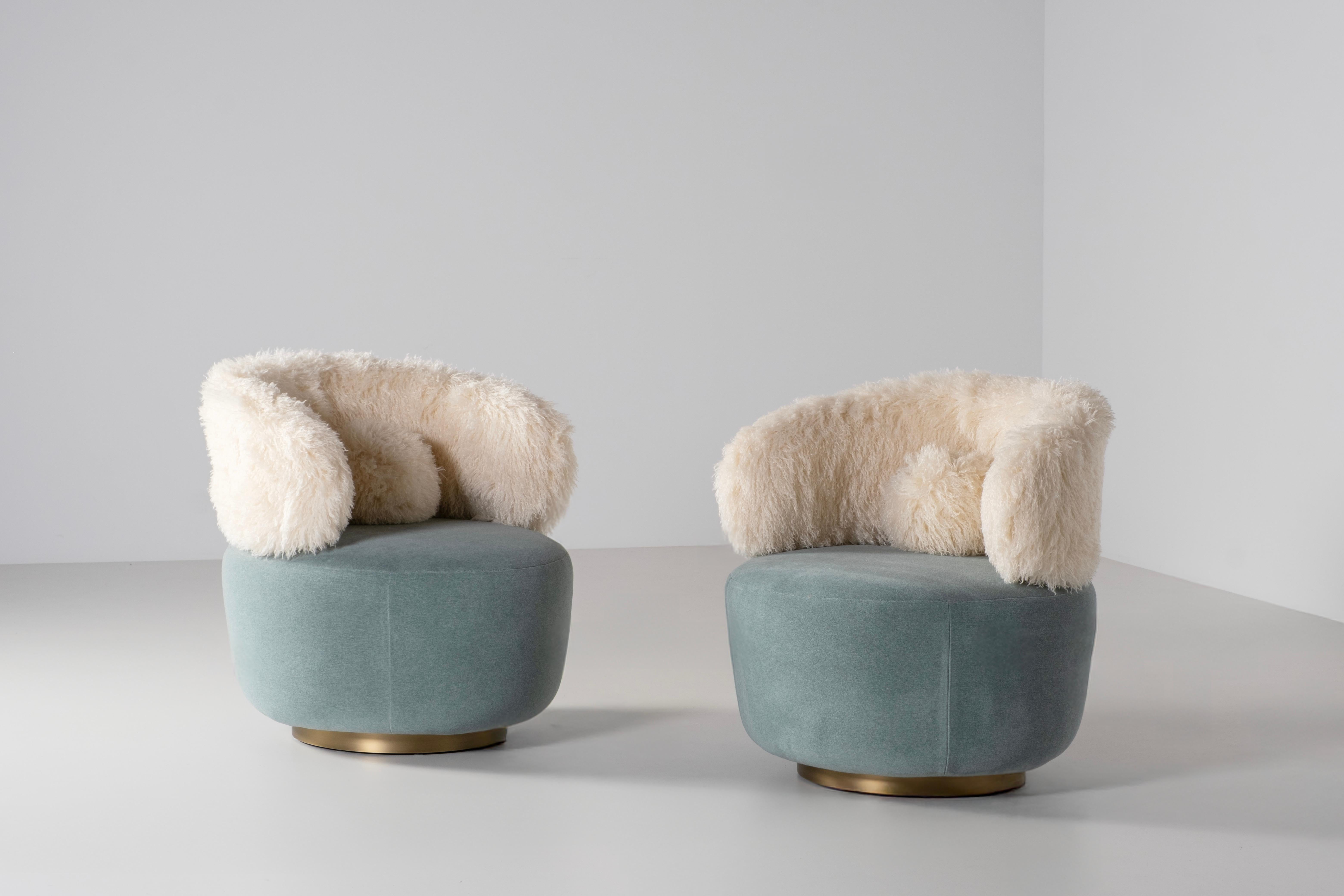 Caju Swivel Lounge Chair, Contemporary Collection, Handcrafted in Portugal - Europe by Greenapple.

La chaise longue pivotante Caju incarne l'équilibre parfait entre un design organique et une élégance sophistiquée. Inspirée des courbes naturelles