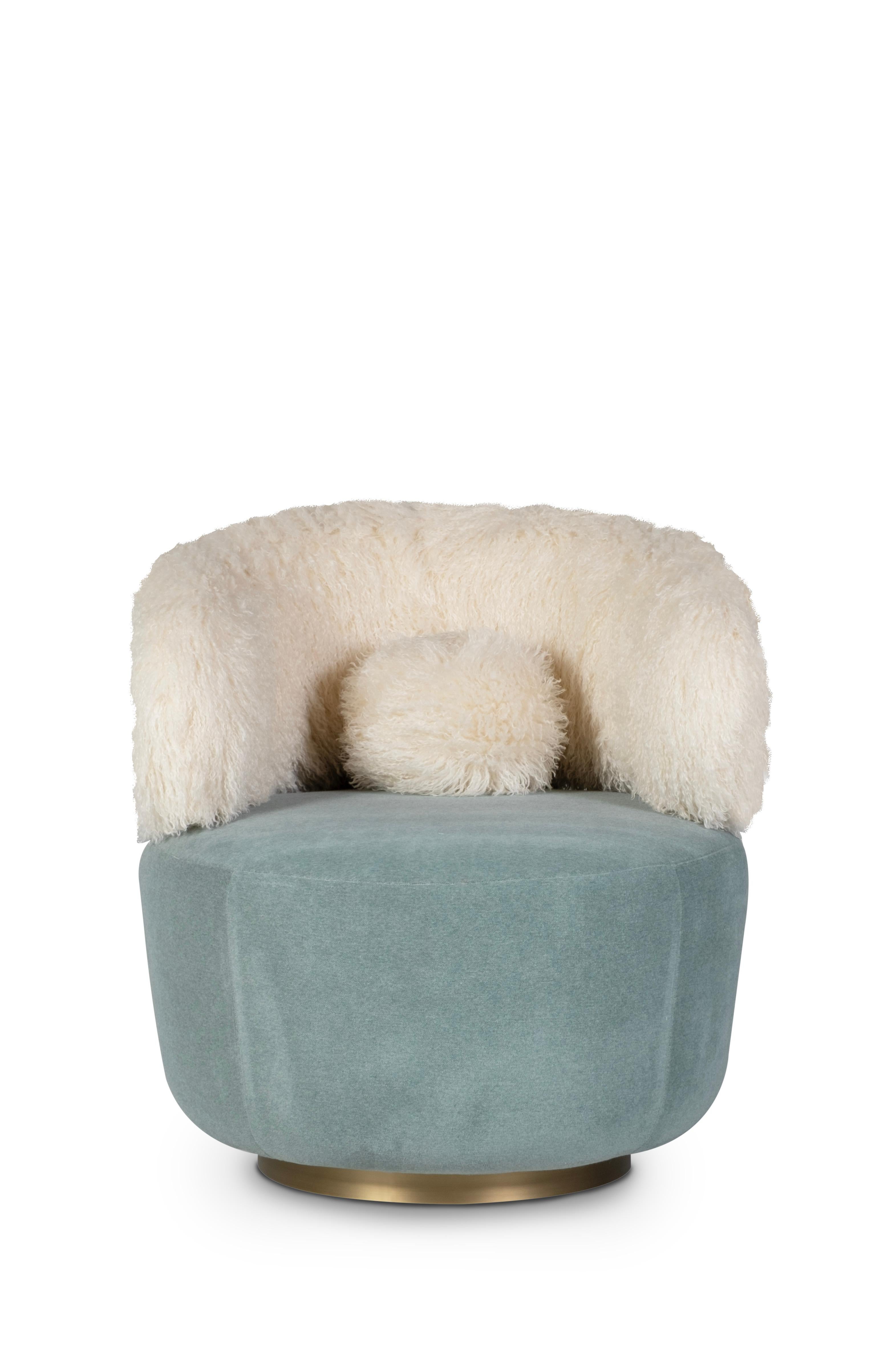 XXIe siècle et contemporain Chaise longue Caju moderne du milieu du siècle, pivotante, bouclée, fausse fourrure, Greenapple en vente