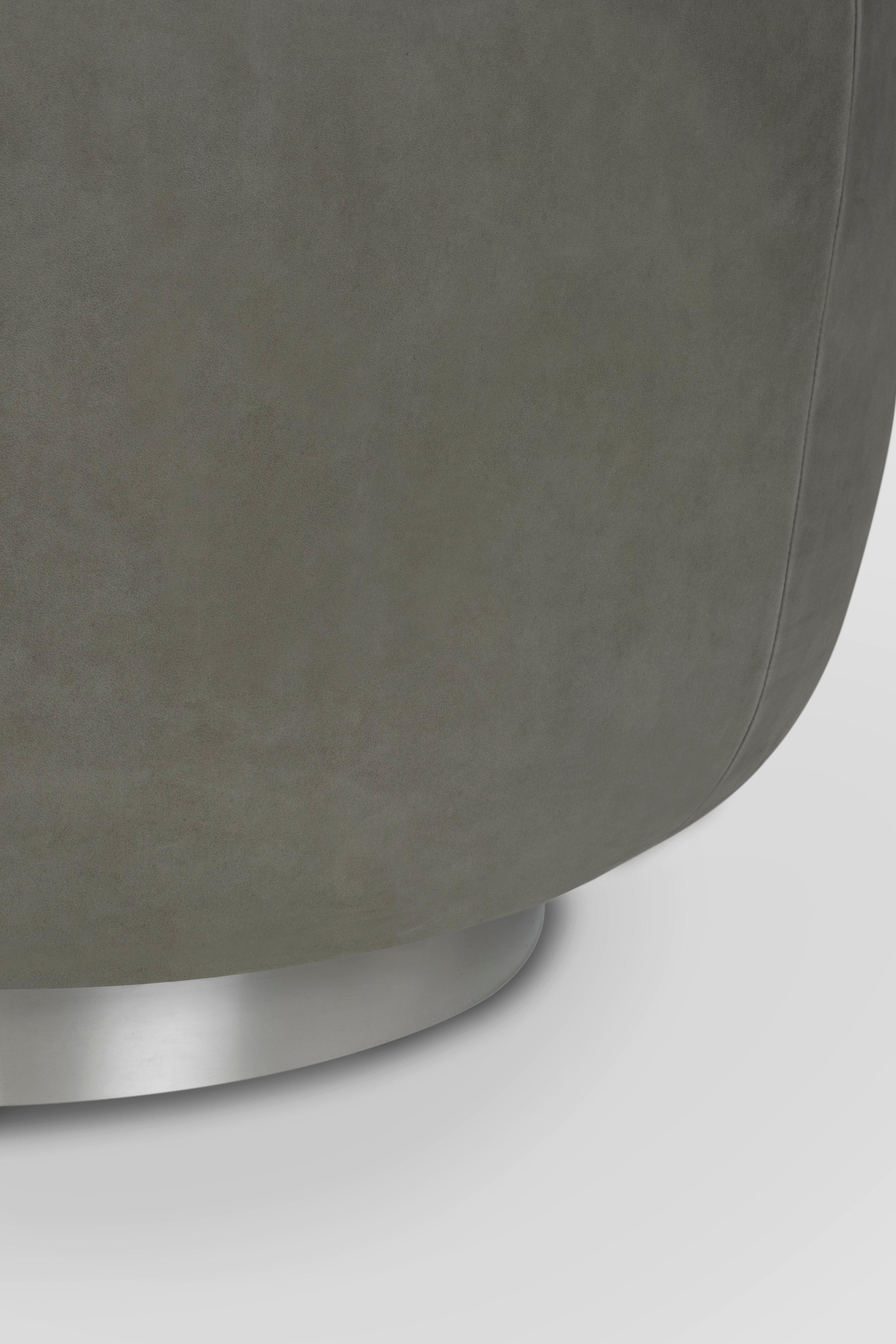 Modernité du milieu du siècle Caju Set/2 chaises longues, pivotantes, en cuir, bouclé, Greenapple en vente 6