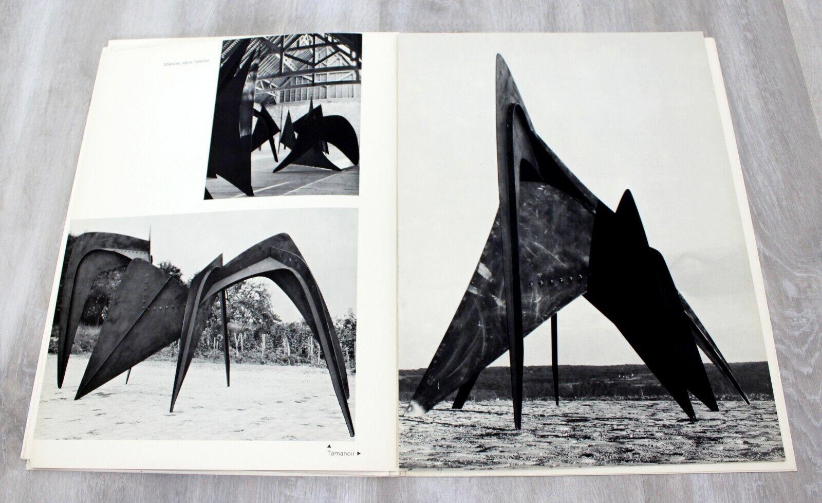 Mid-Century Modern Calder Stabiles Paper Art Book Suite of 8 Lithographs, 1970s For Sale 2