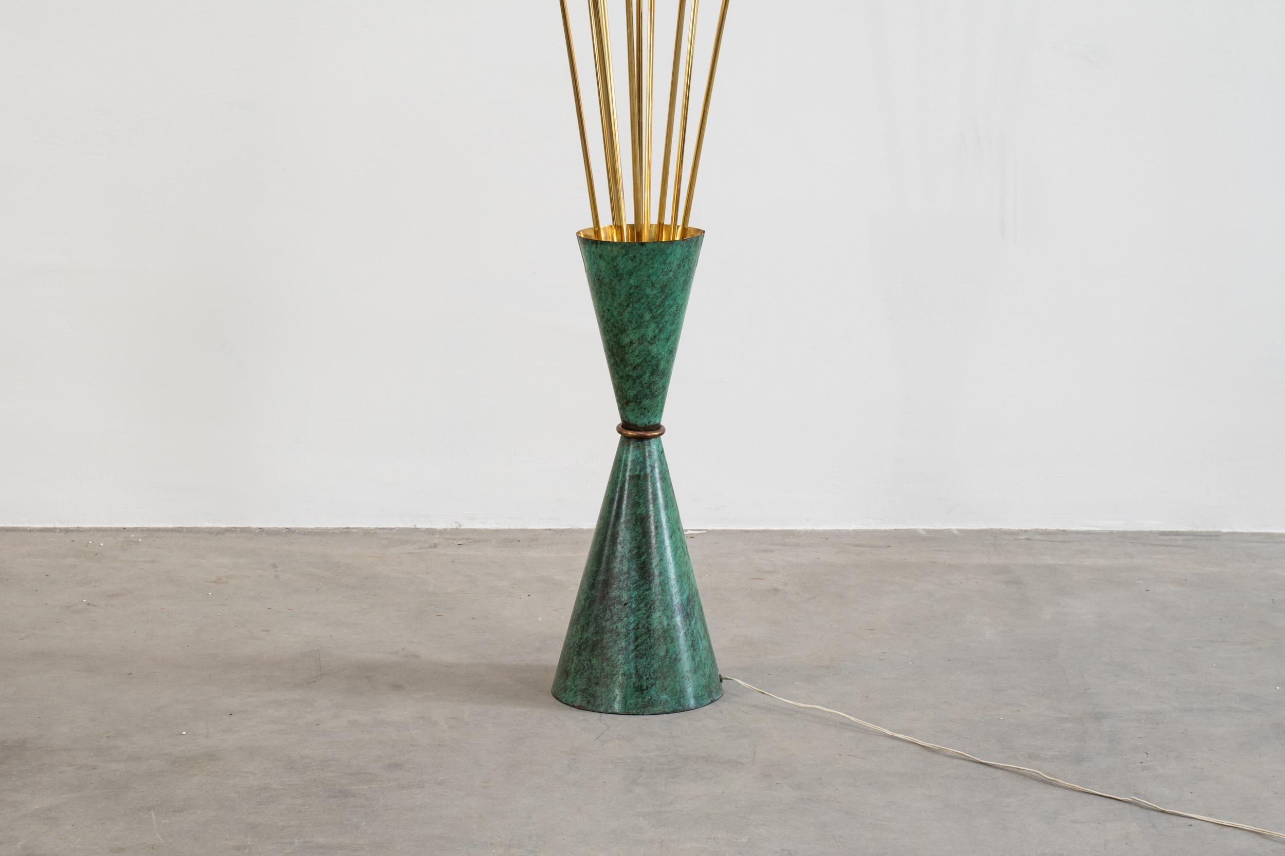 Mid-Century Modern Calla Floor Lamp in Metal and Brass Italian Manufacture 1950s 3