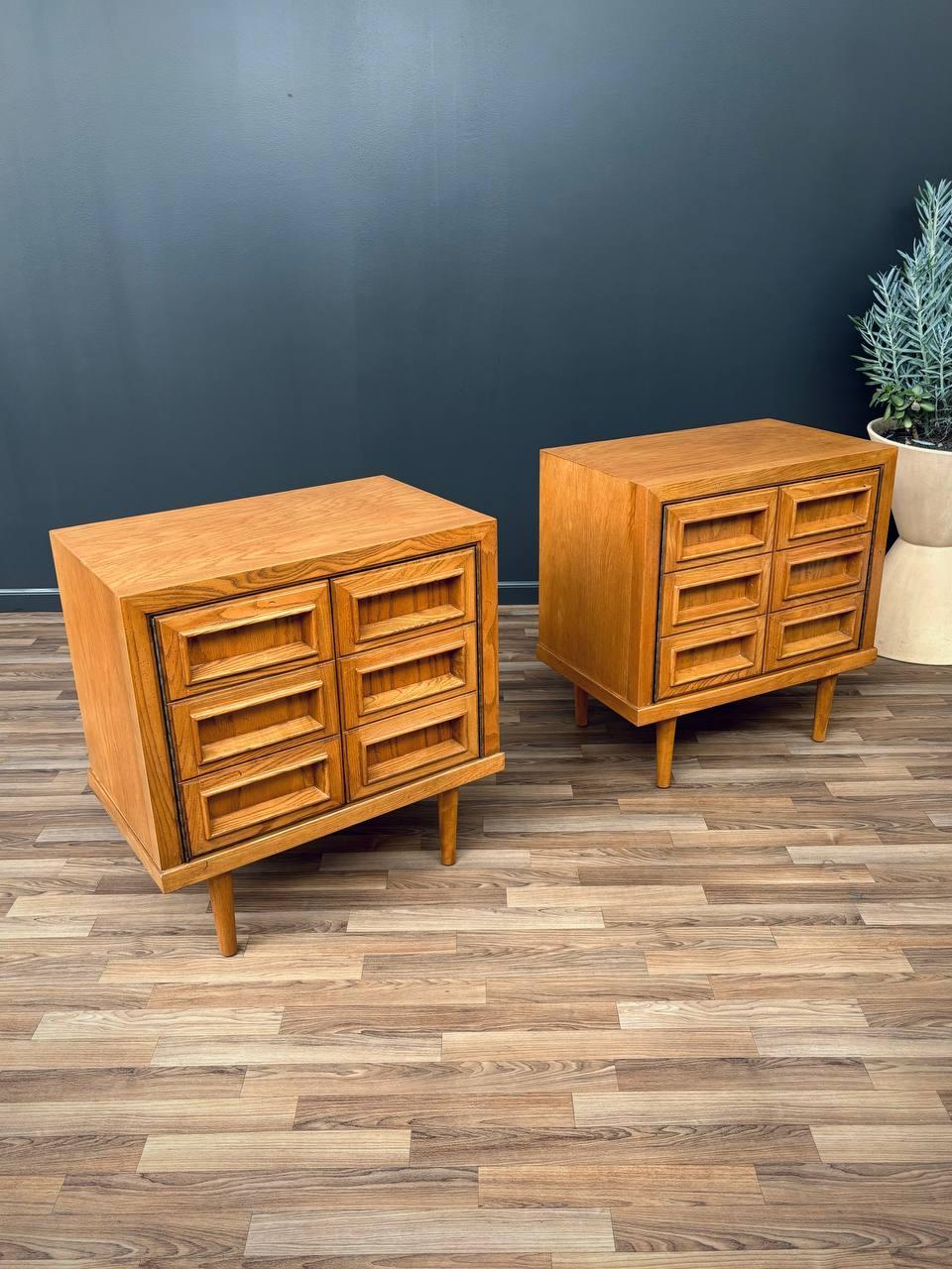 Mid-Century Modern “Campatica” Brutalist Night Stands by Drexel In Good Condition For Sale In Los Angeles, CA